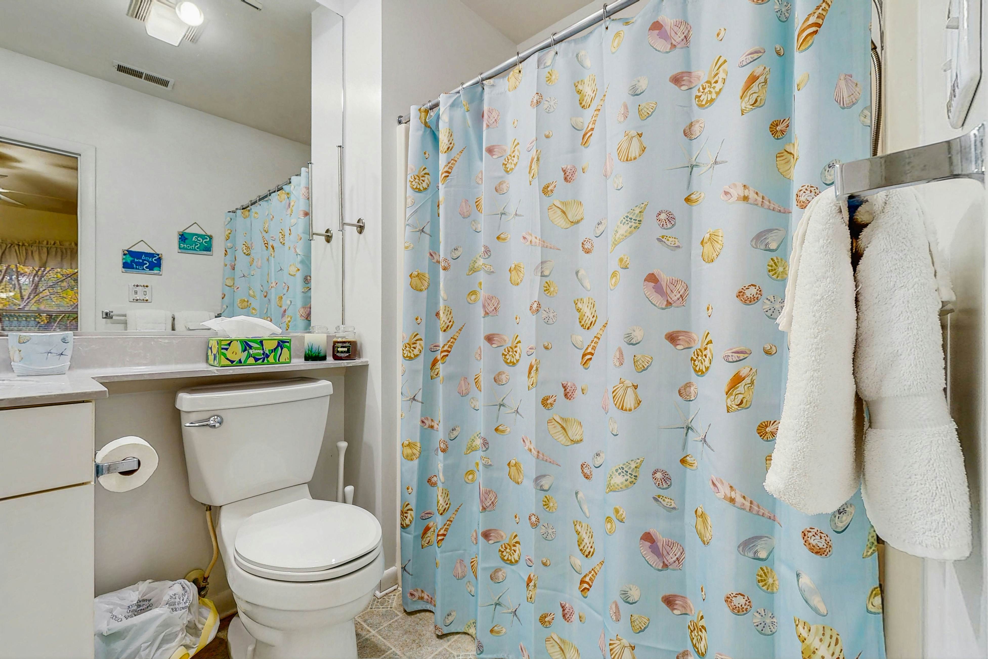 Sea Colony - 18003 Lakeview Ct