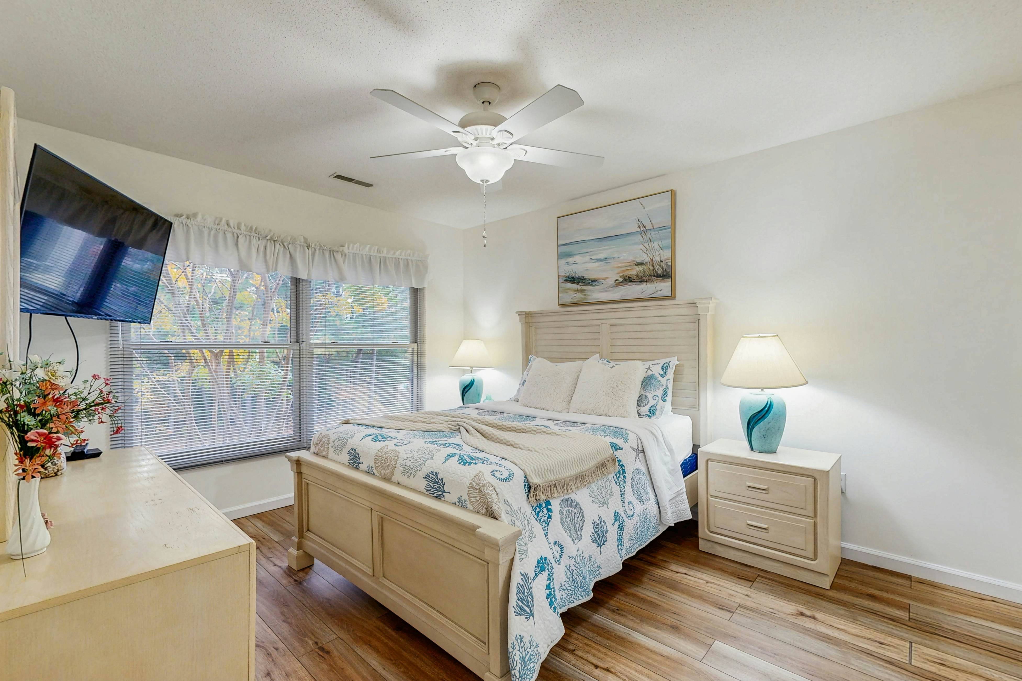 Sea Colony - 18003 Lakeview Ct