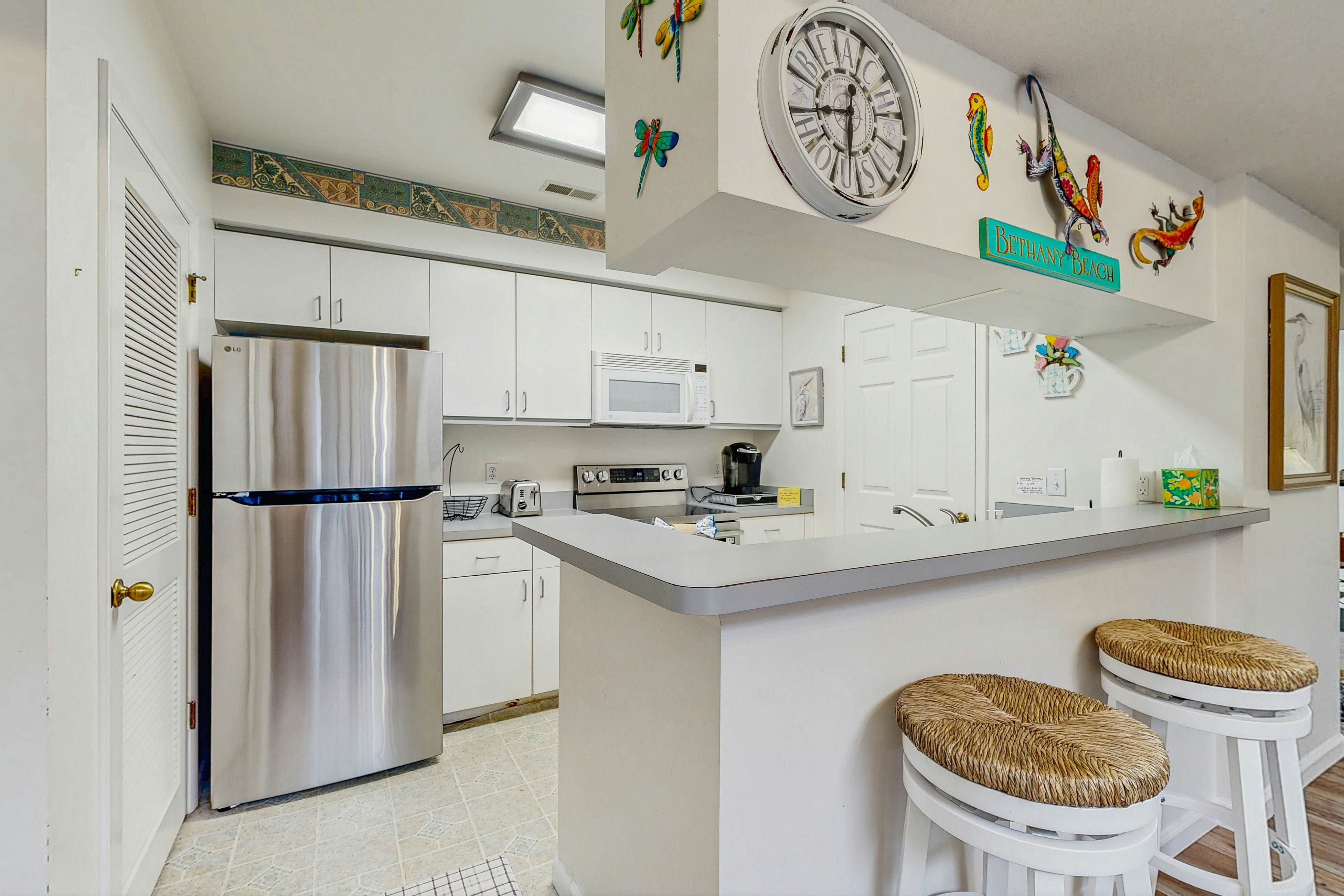 Sea Colony - 18003 Lakeview Ct