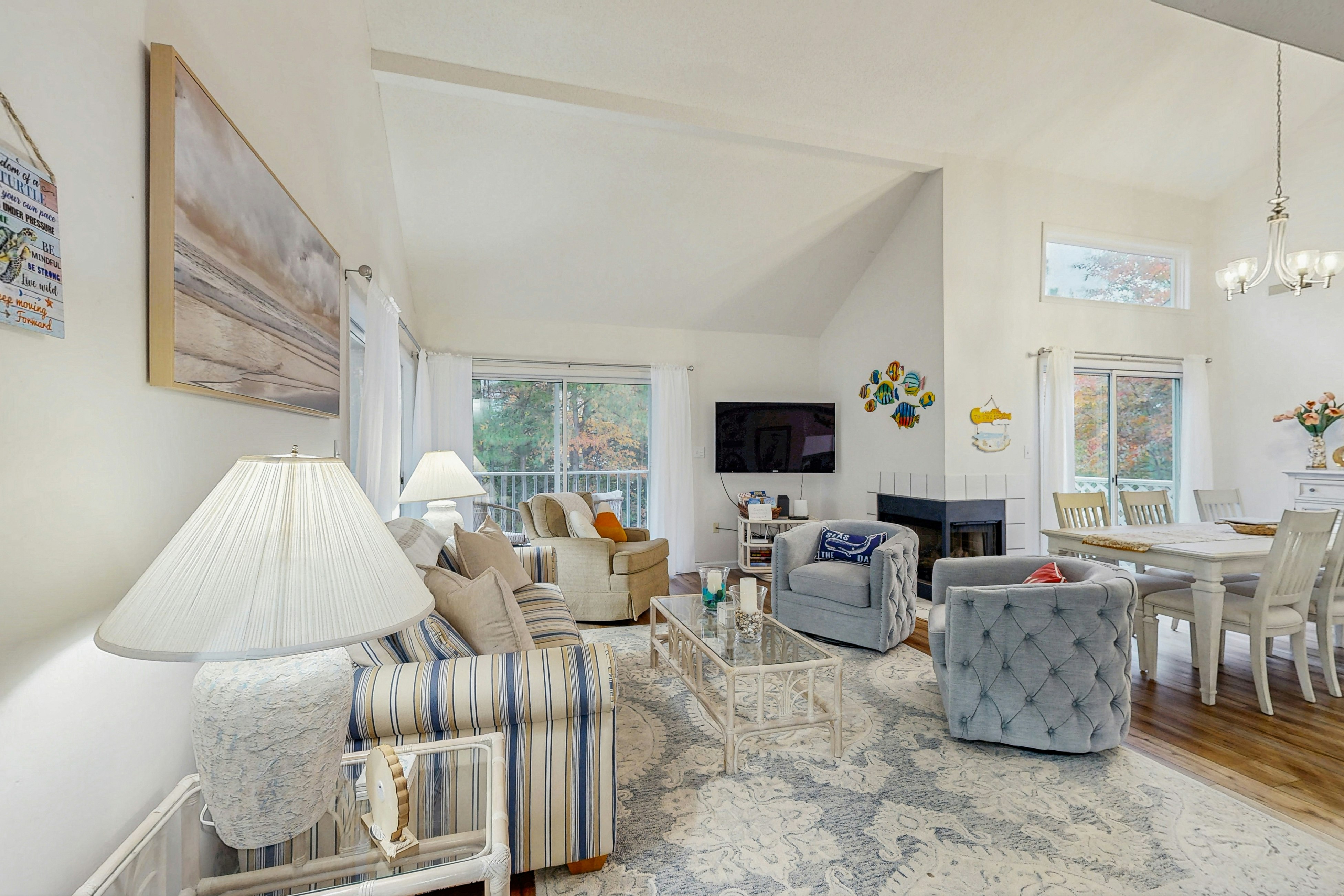 Sea Colony - 18003 Lakeview Ct