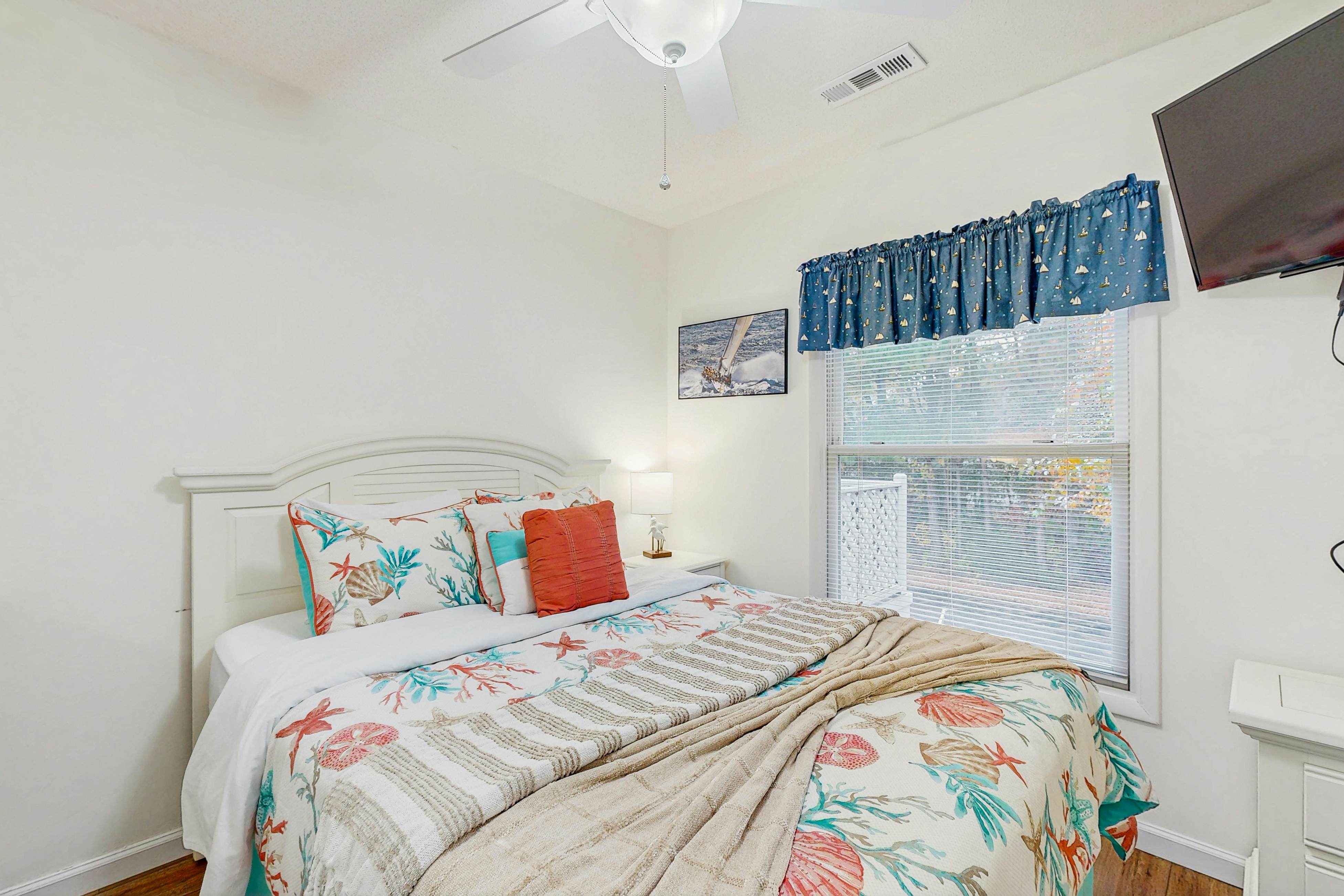 Sea Colony - 18003 Lakeview Ct