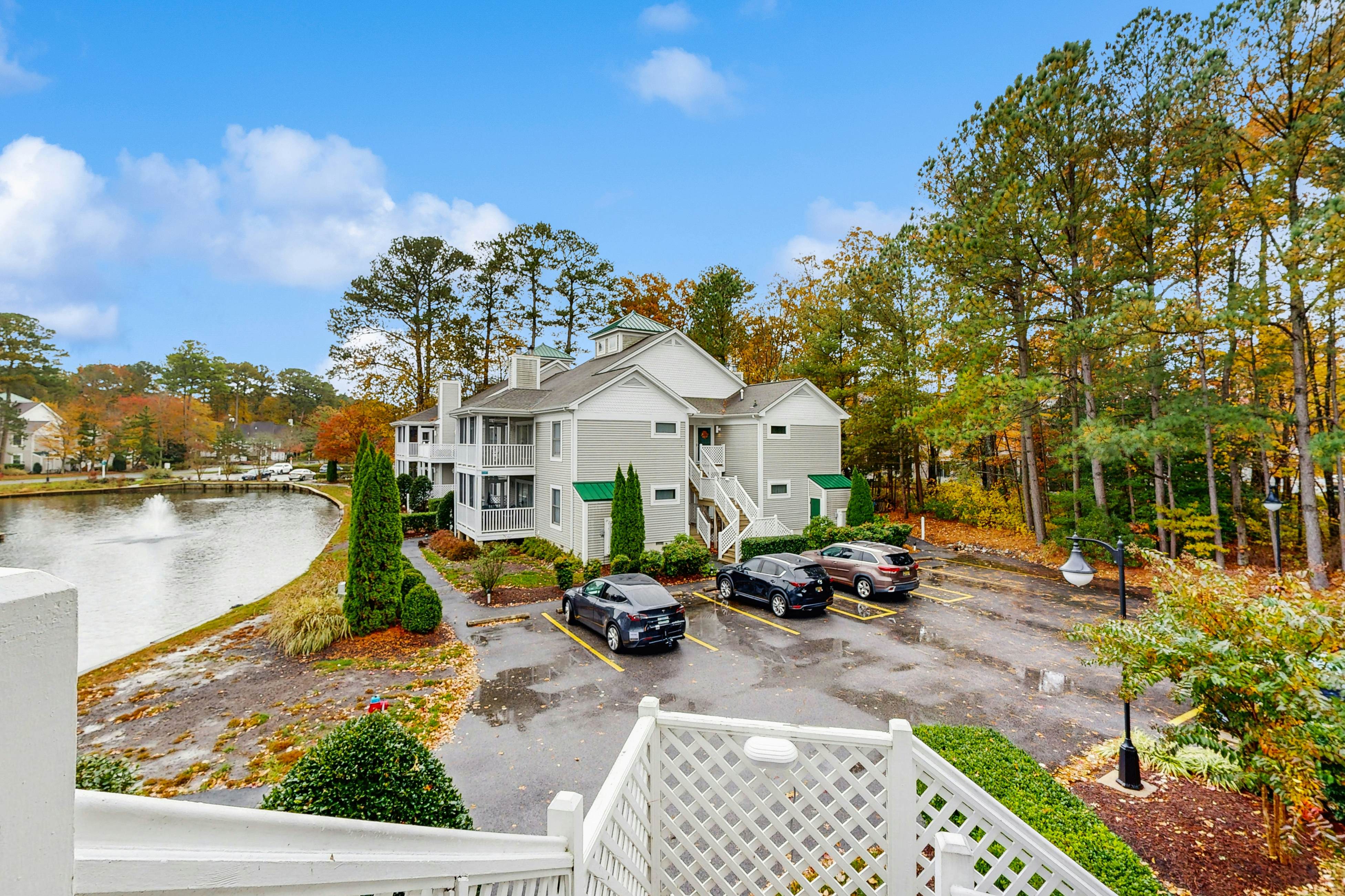 Sea Colony - 18003 Lakeview Ct