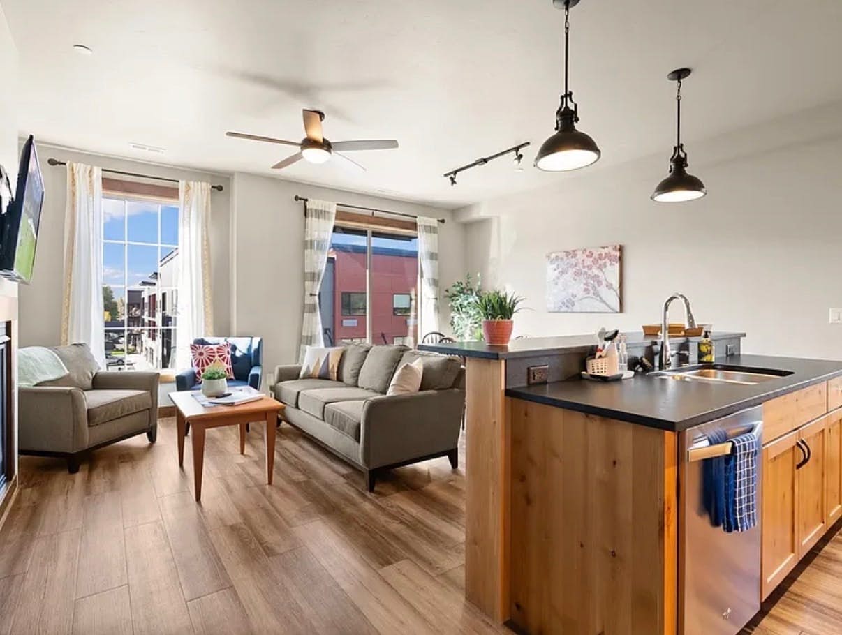 Glacier Mountains Home