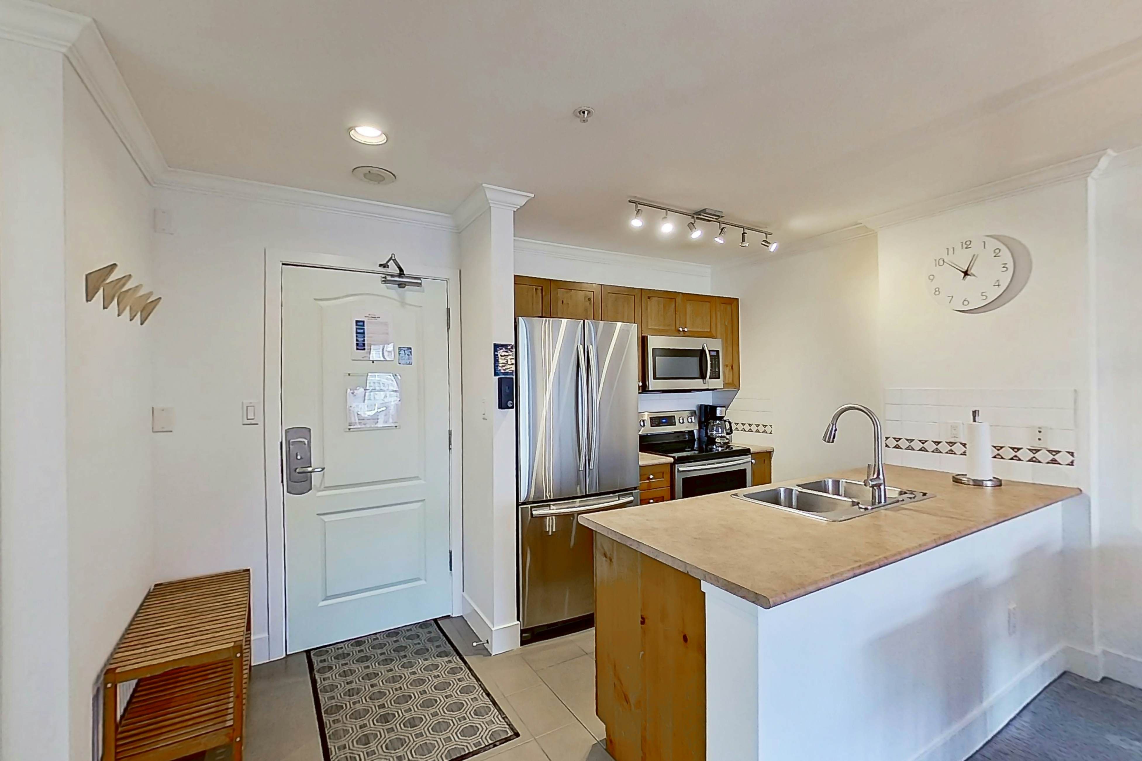 Town Plaza, Unit 427