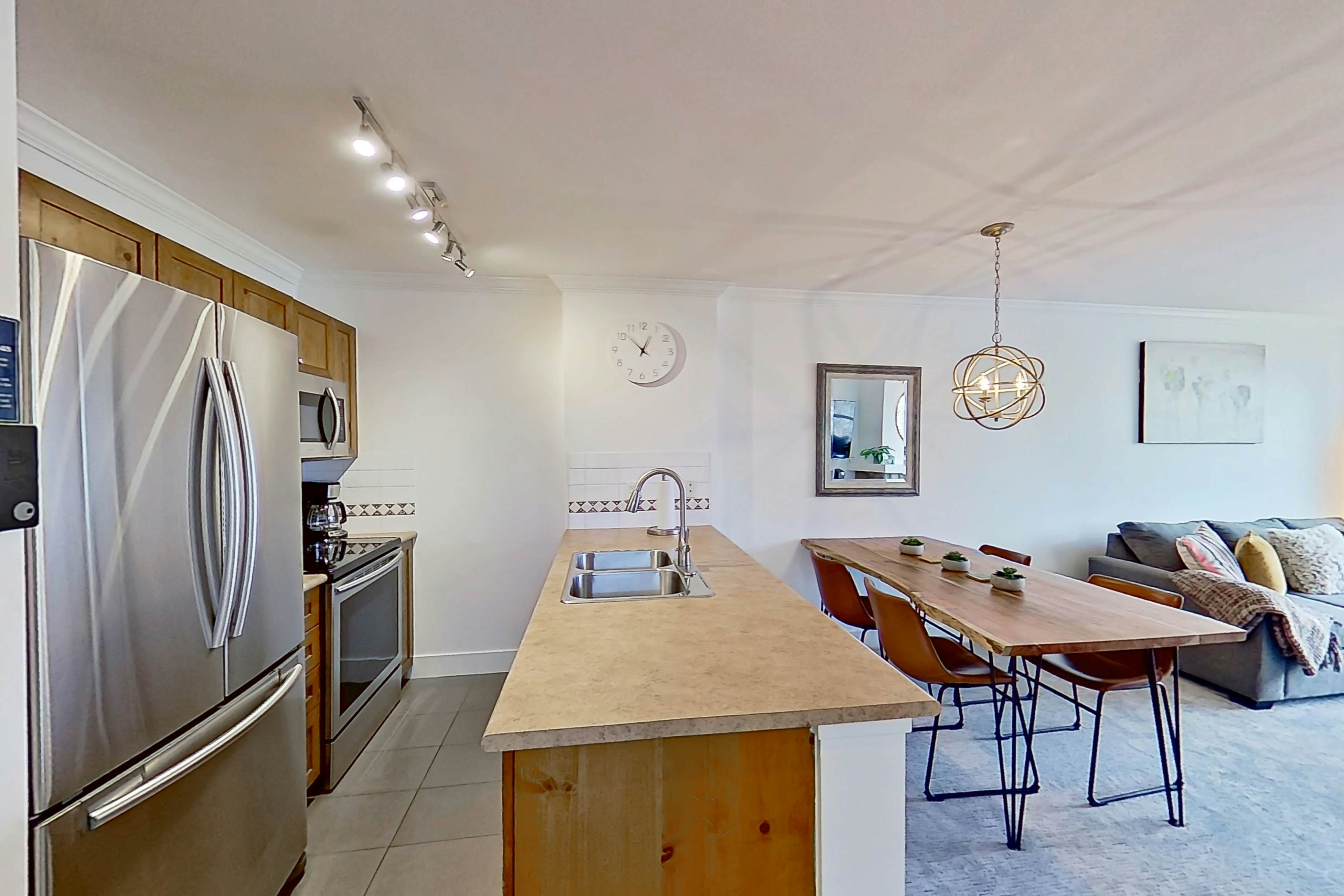 Town Plaza, Unit 427