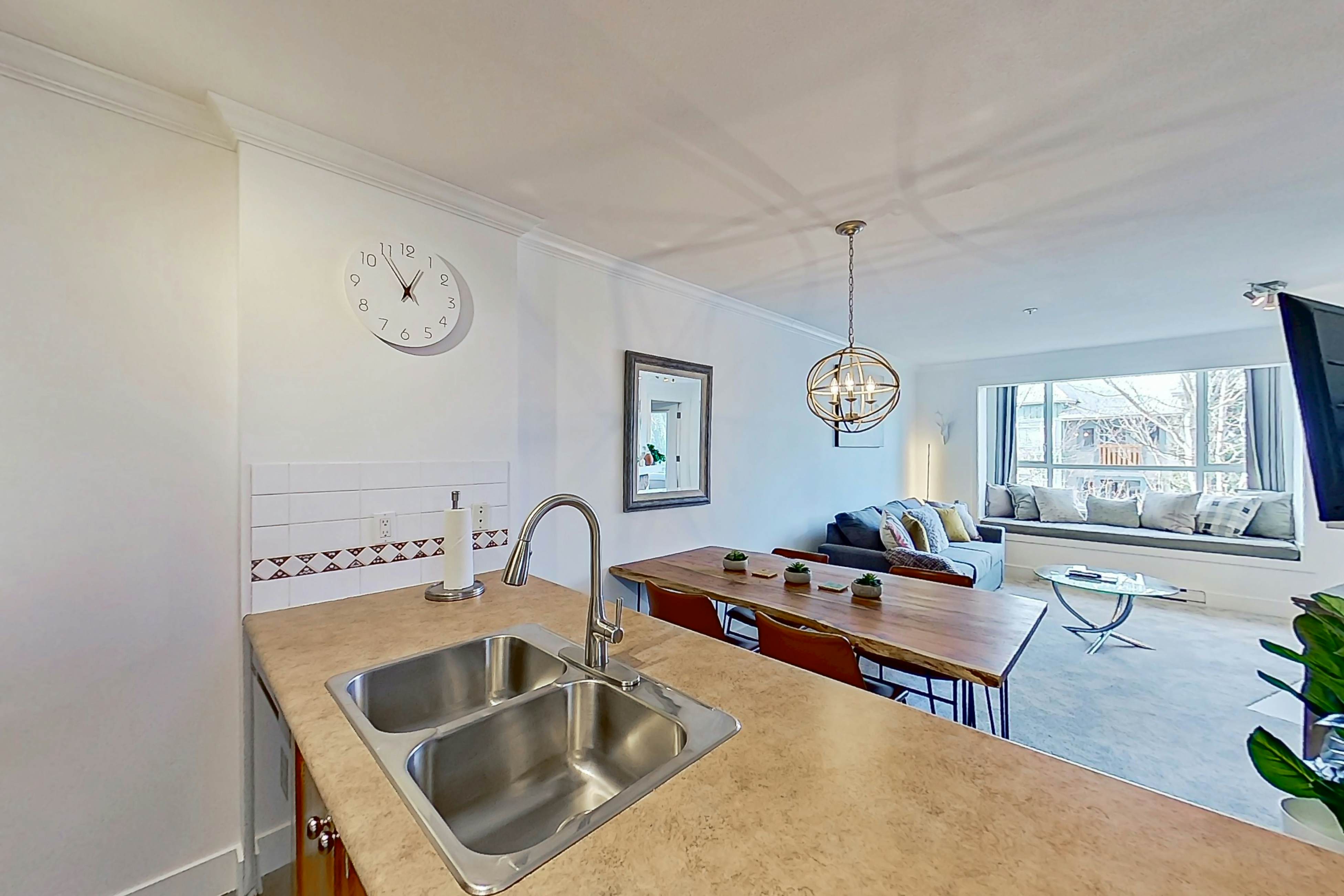 Town Plaza, Unit 427