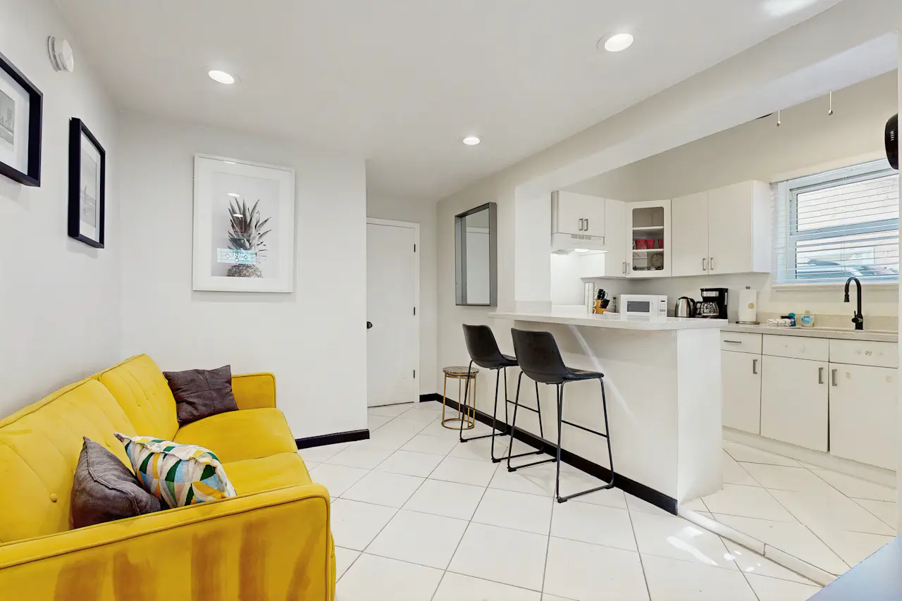 Adams Unit Adams Street Stunner, Unit 1 | 1 Bed Hollywood, FL Duplex | Vacasa