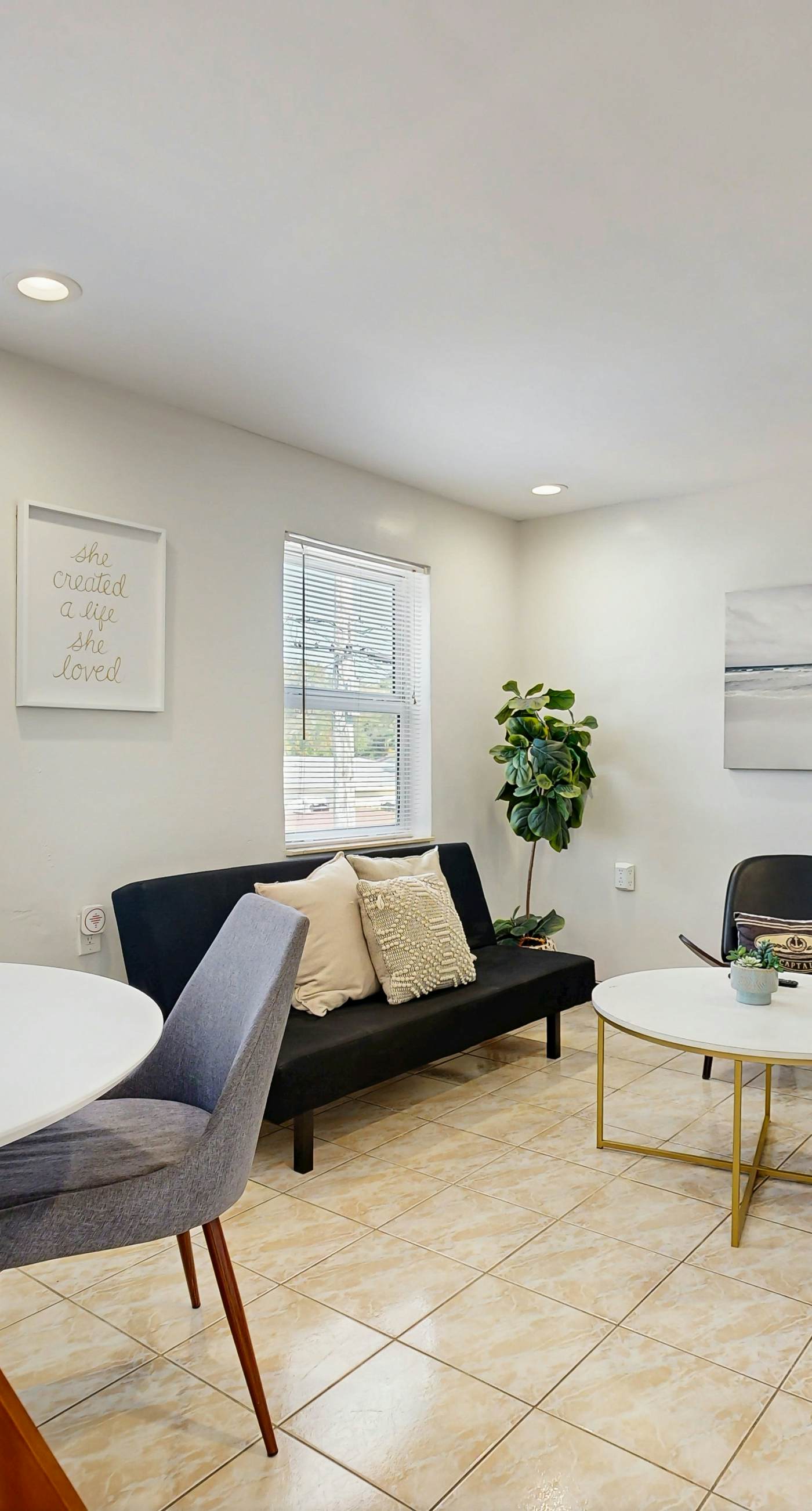 Adams Street Stunner, Unit 2