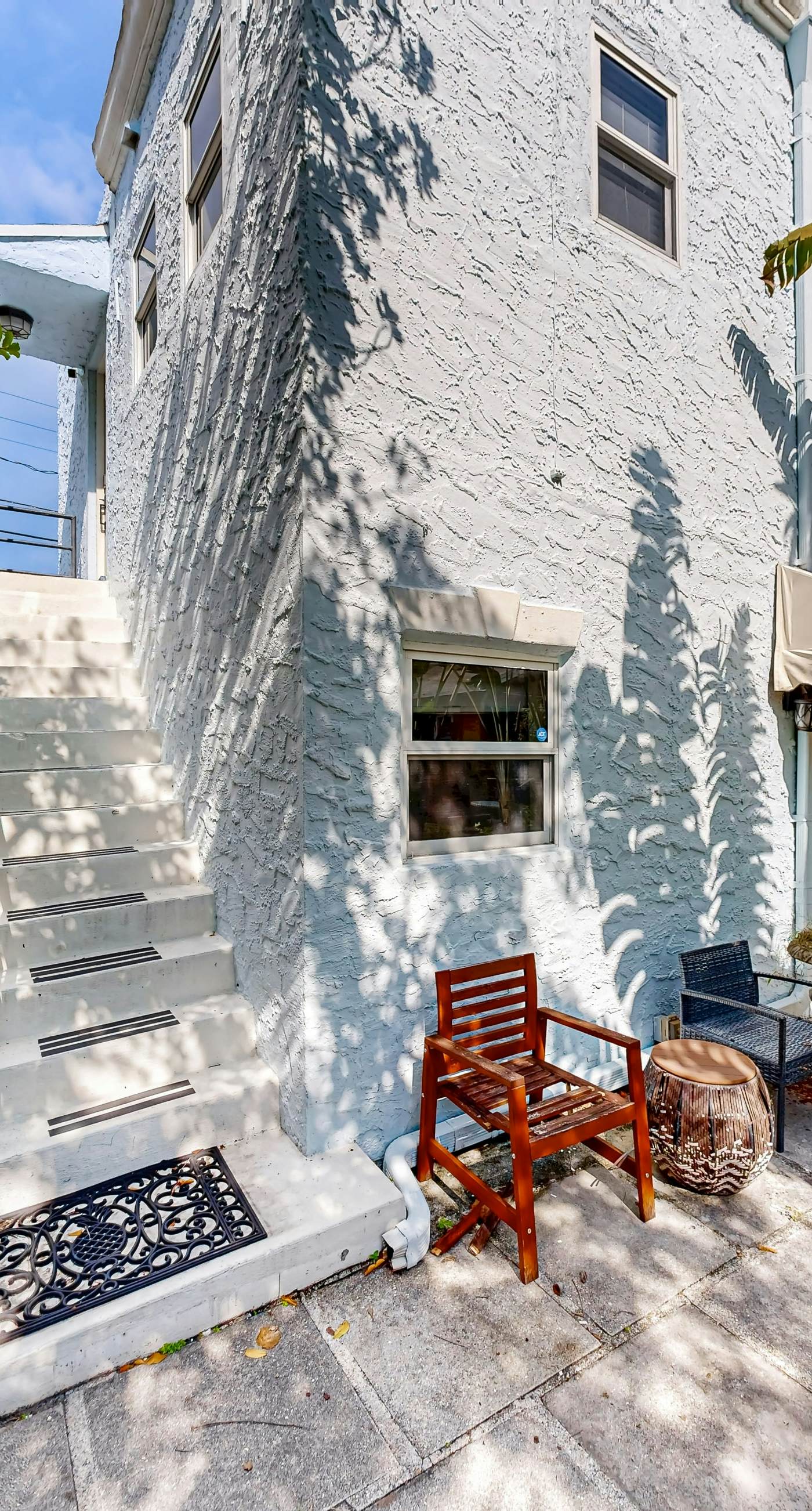 Adams Street Stunner