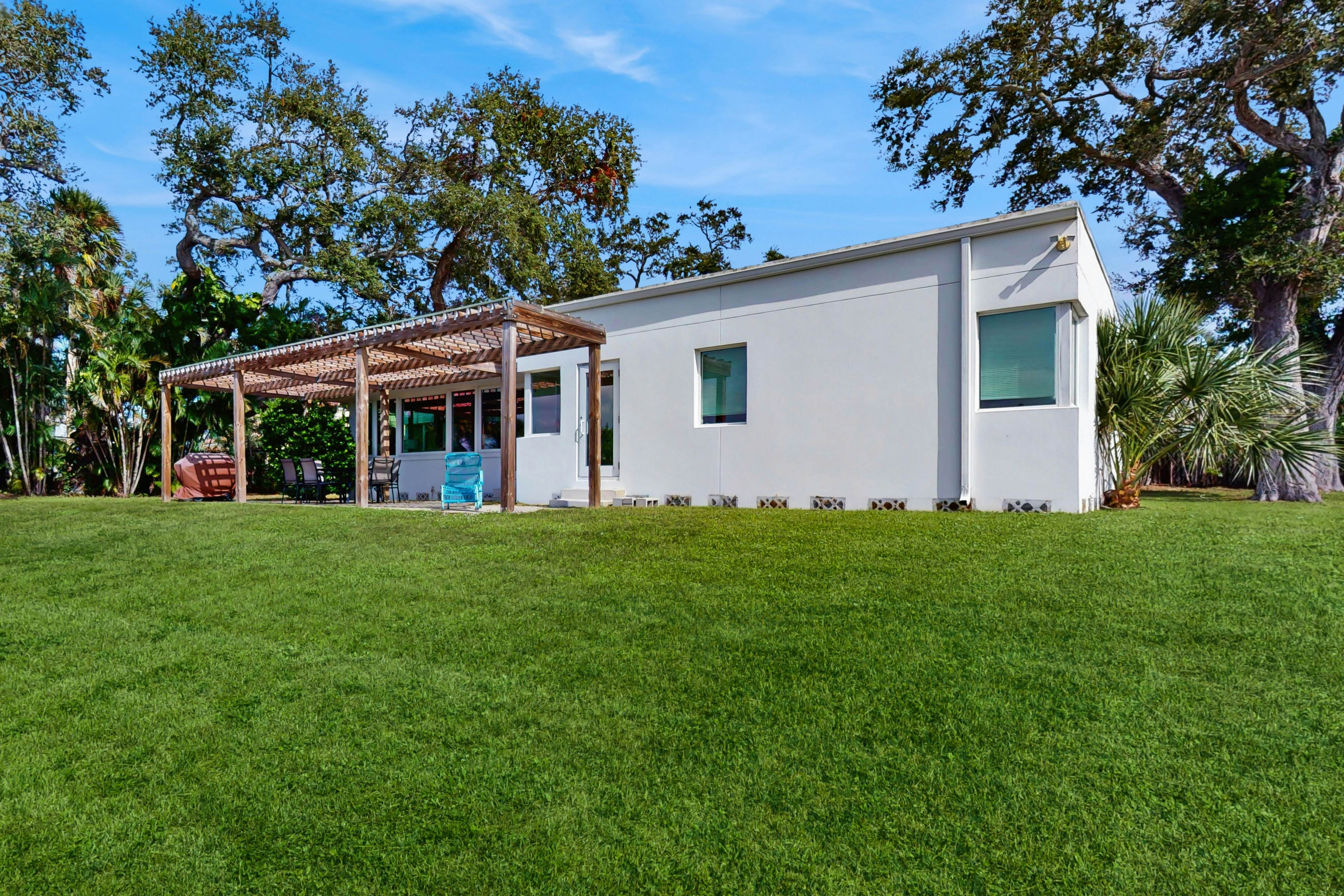 Sunsetter on Sapphire Shores