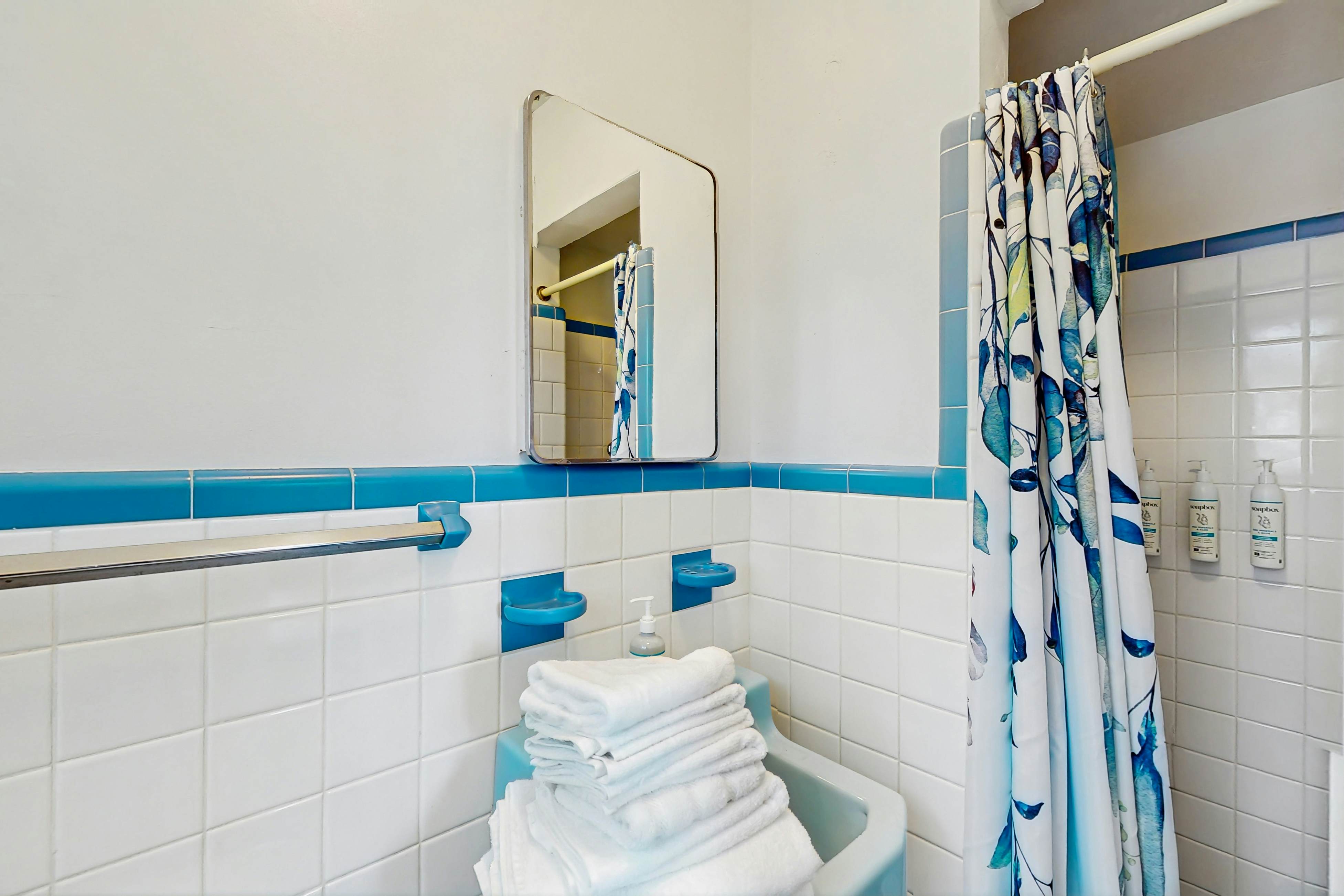 Sunsetter on Sapphire Shores