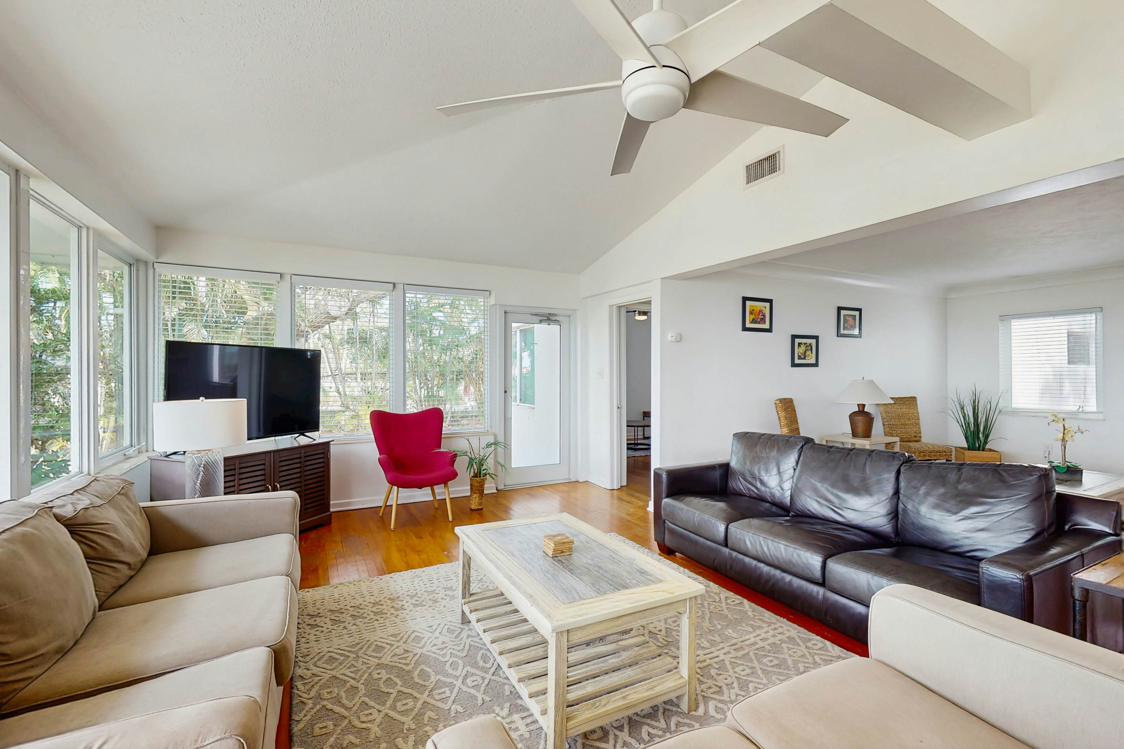 Sunsetter on Sapphire Shores