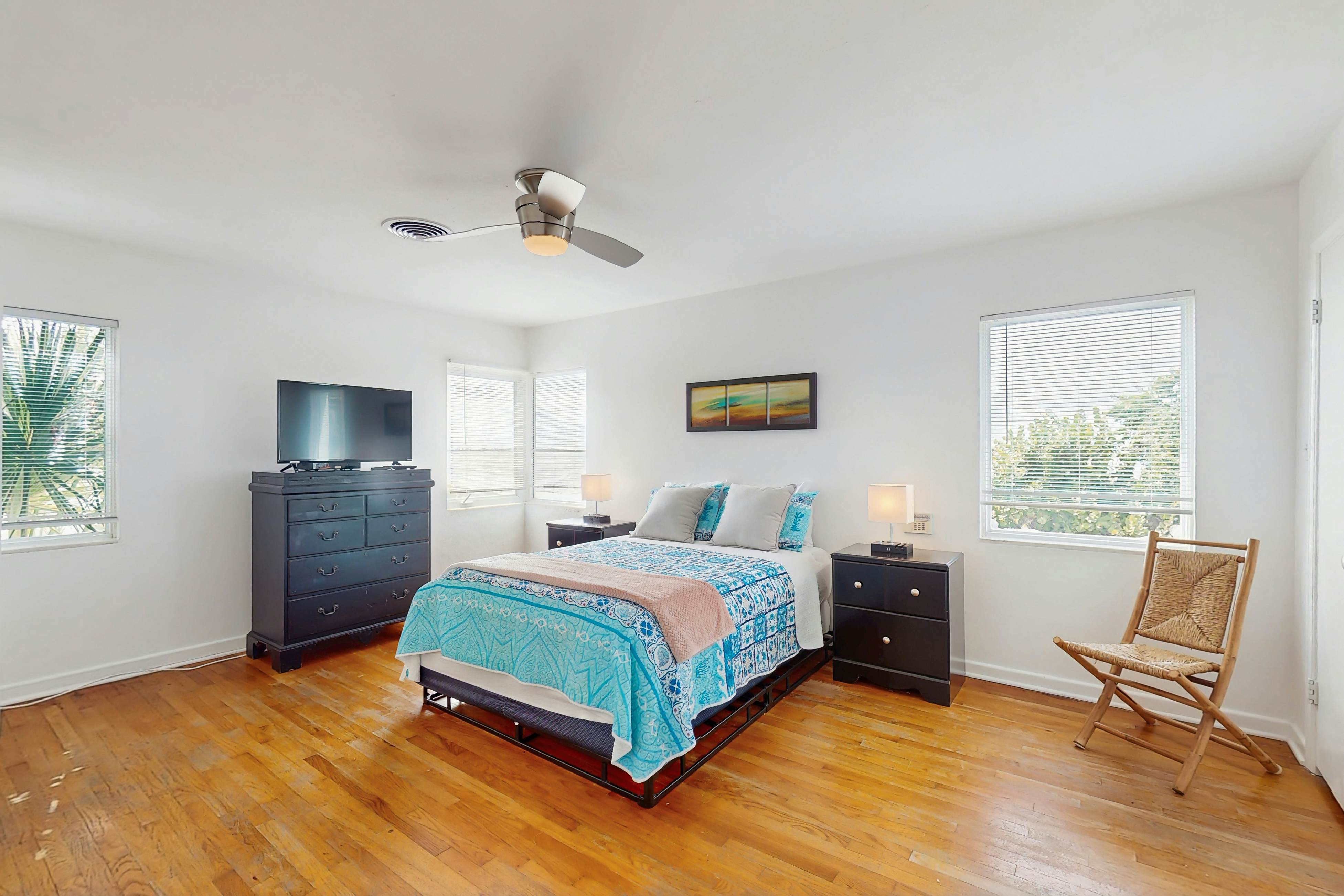 Sunsetter on Sapphire Shores