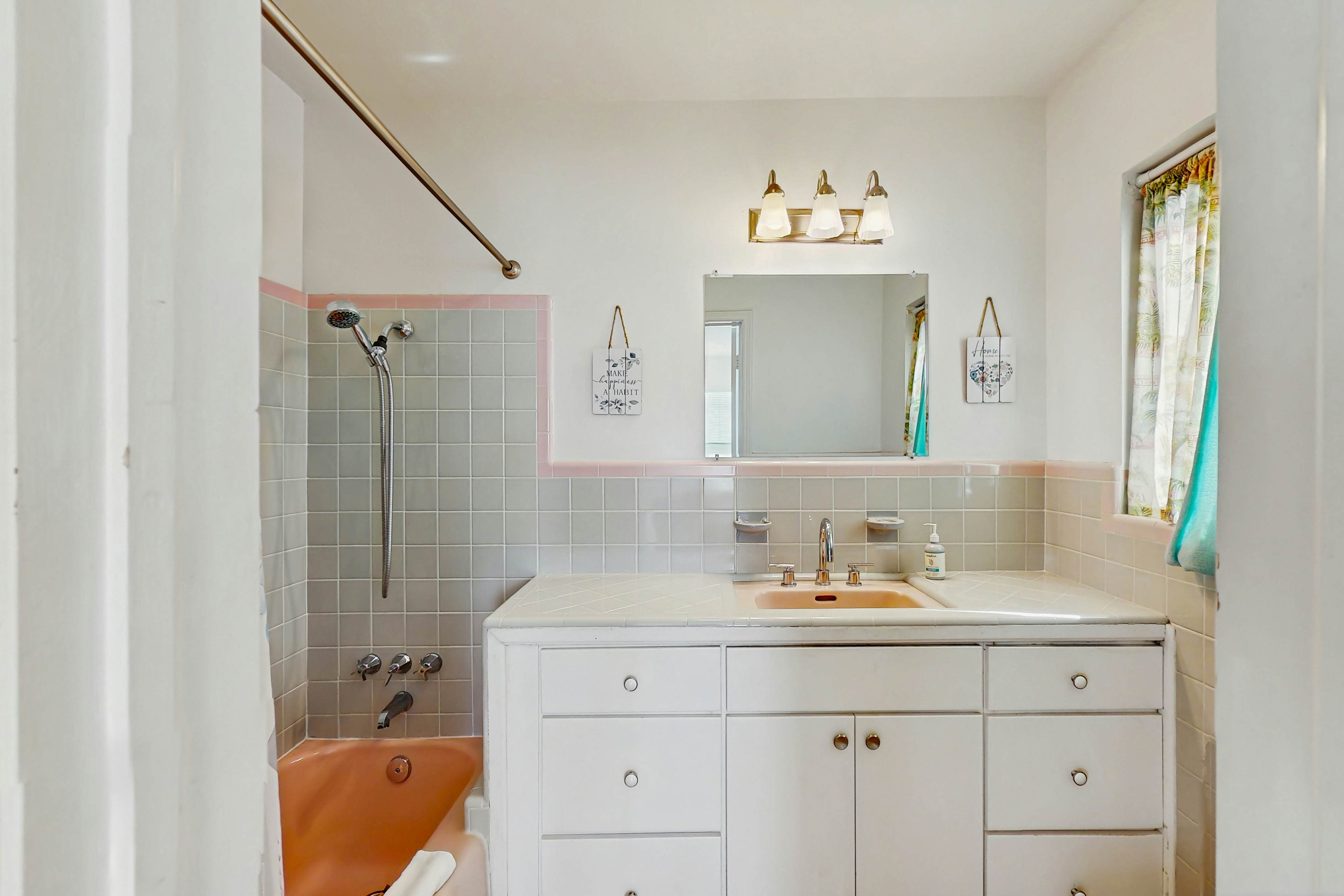 Sunsetter on Sapphire Shores