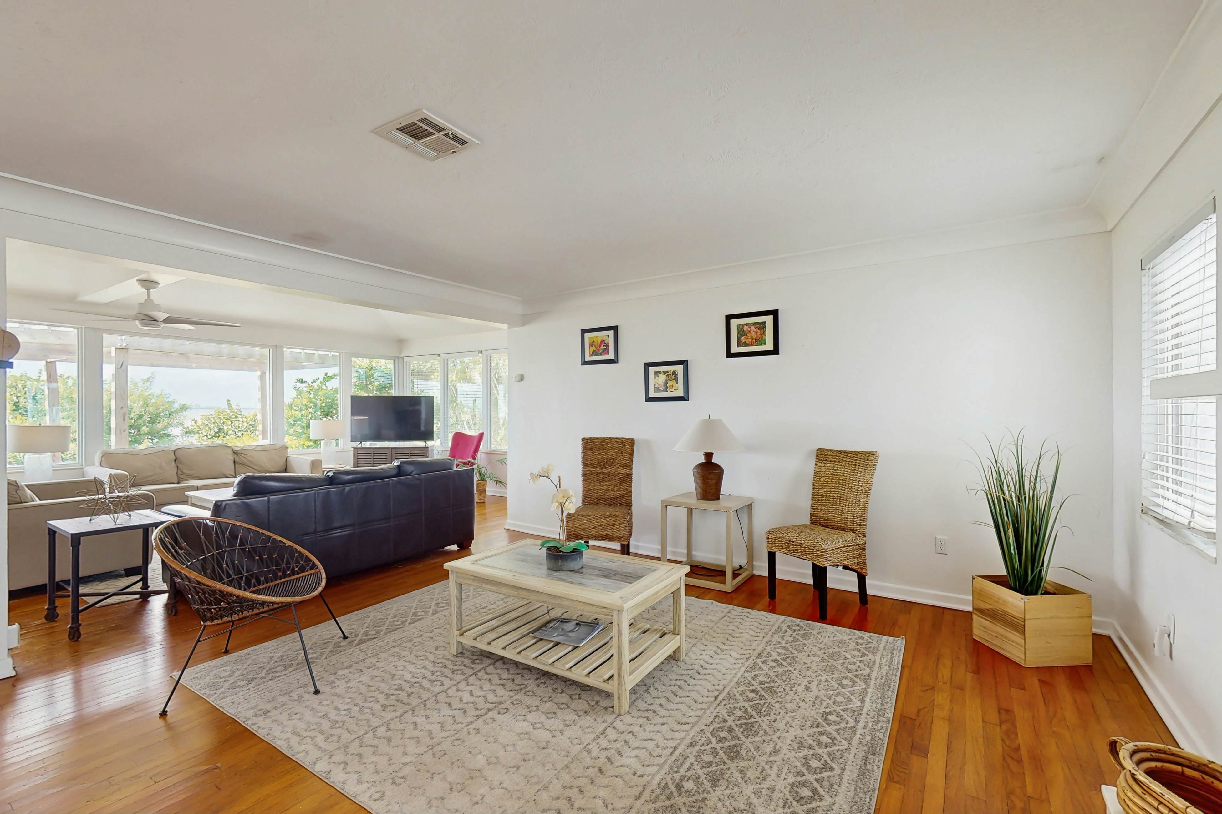 Sunsetter on Sapphire Shores