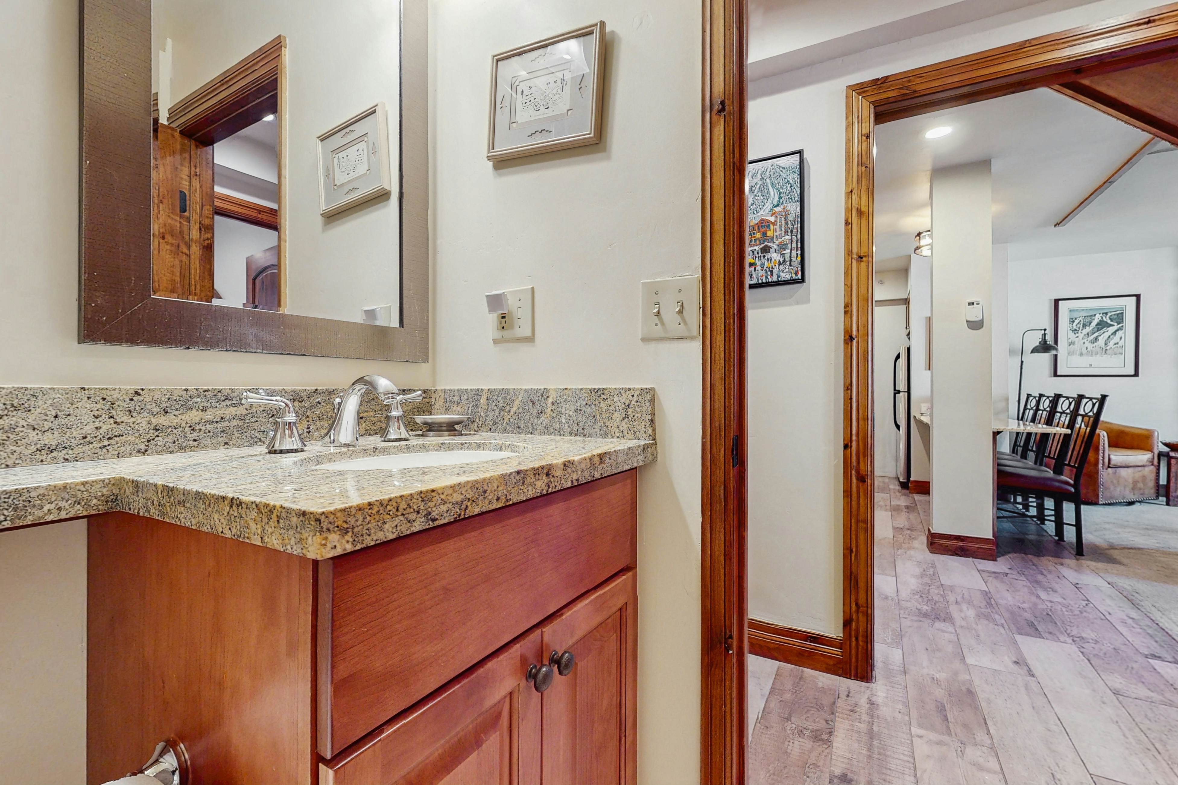 Lion Square Lodge South 556