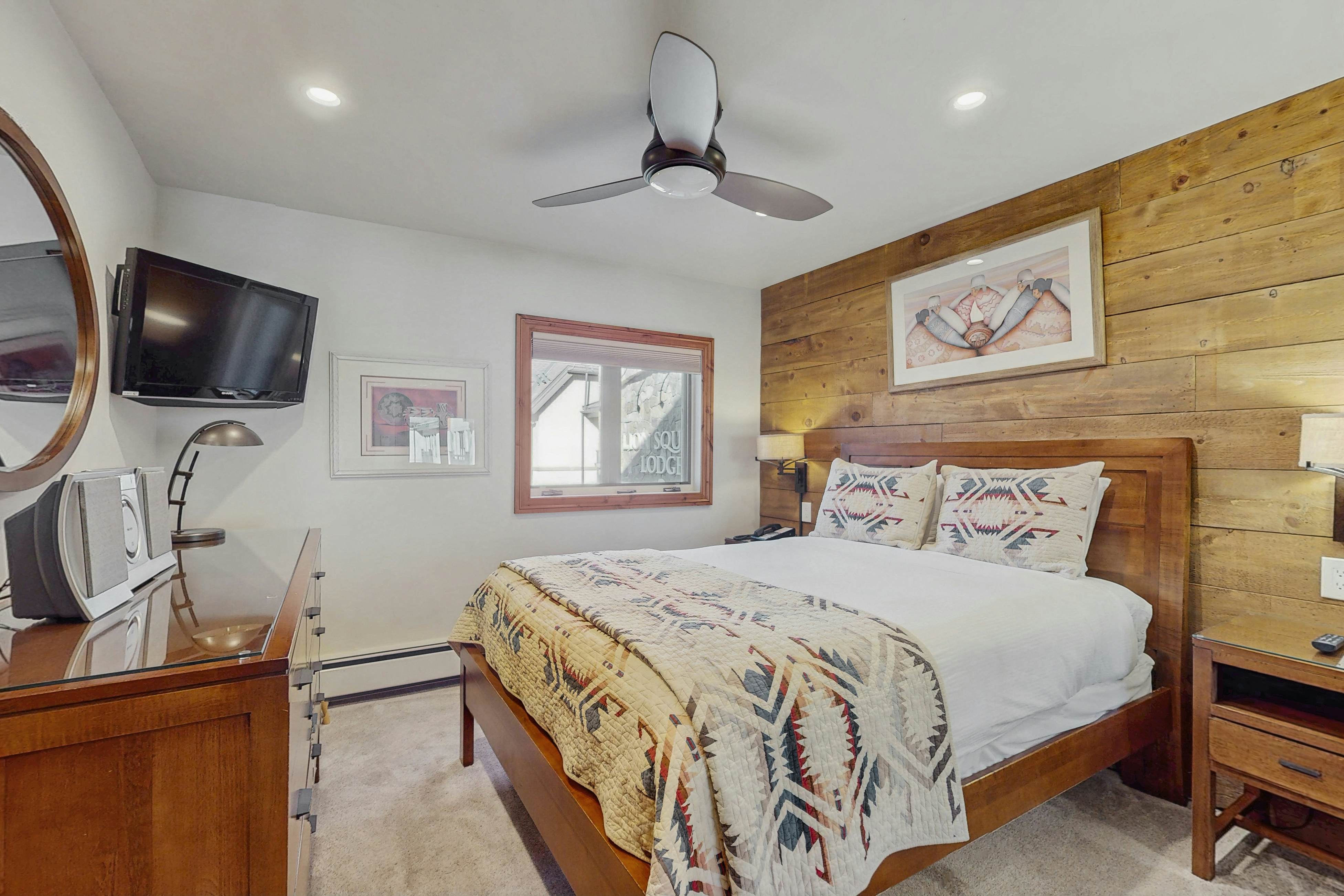 Lion Square Lodge South 556