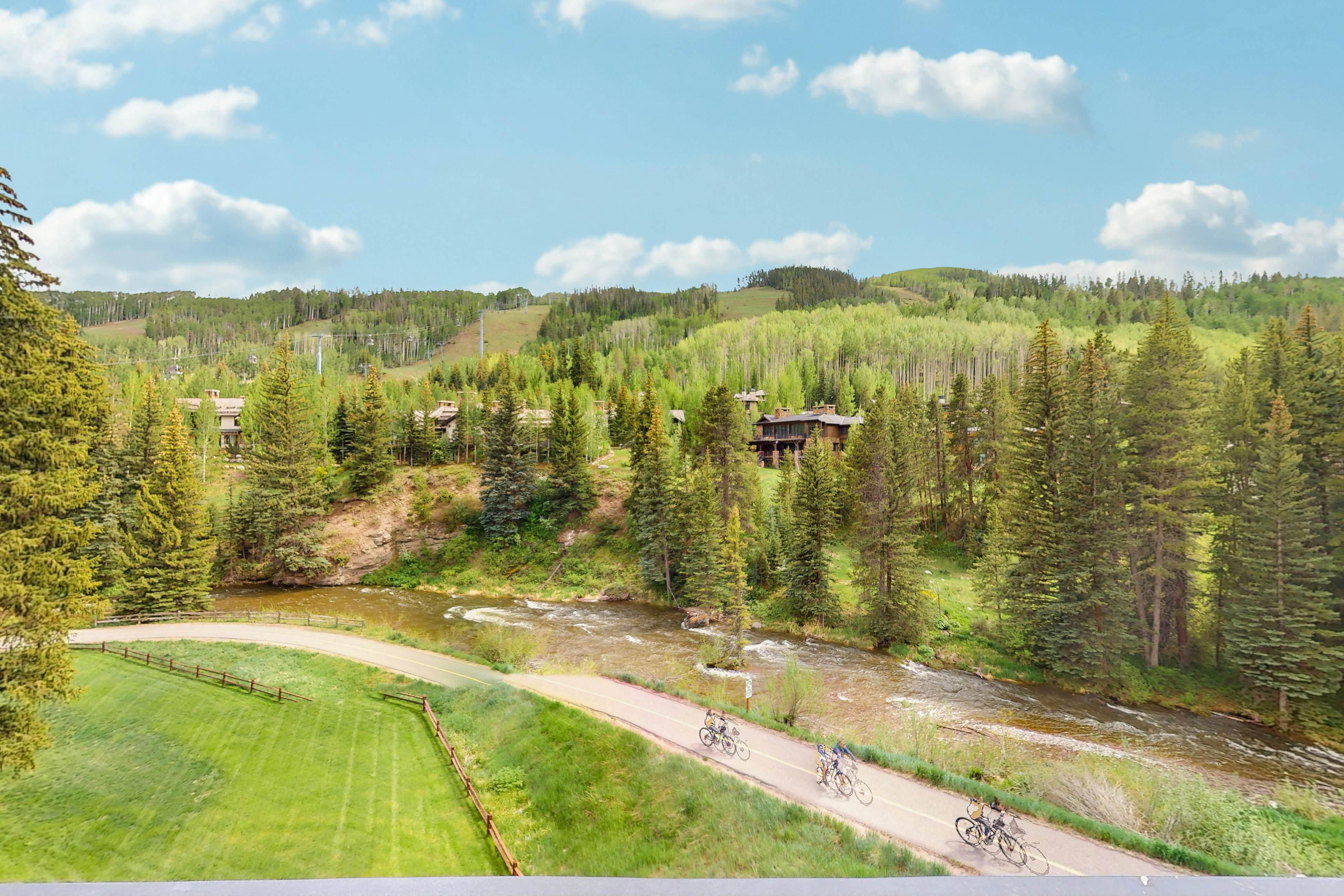 Lion Square Lodge South 556