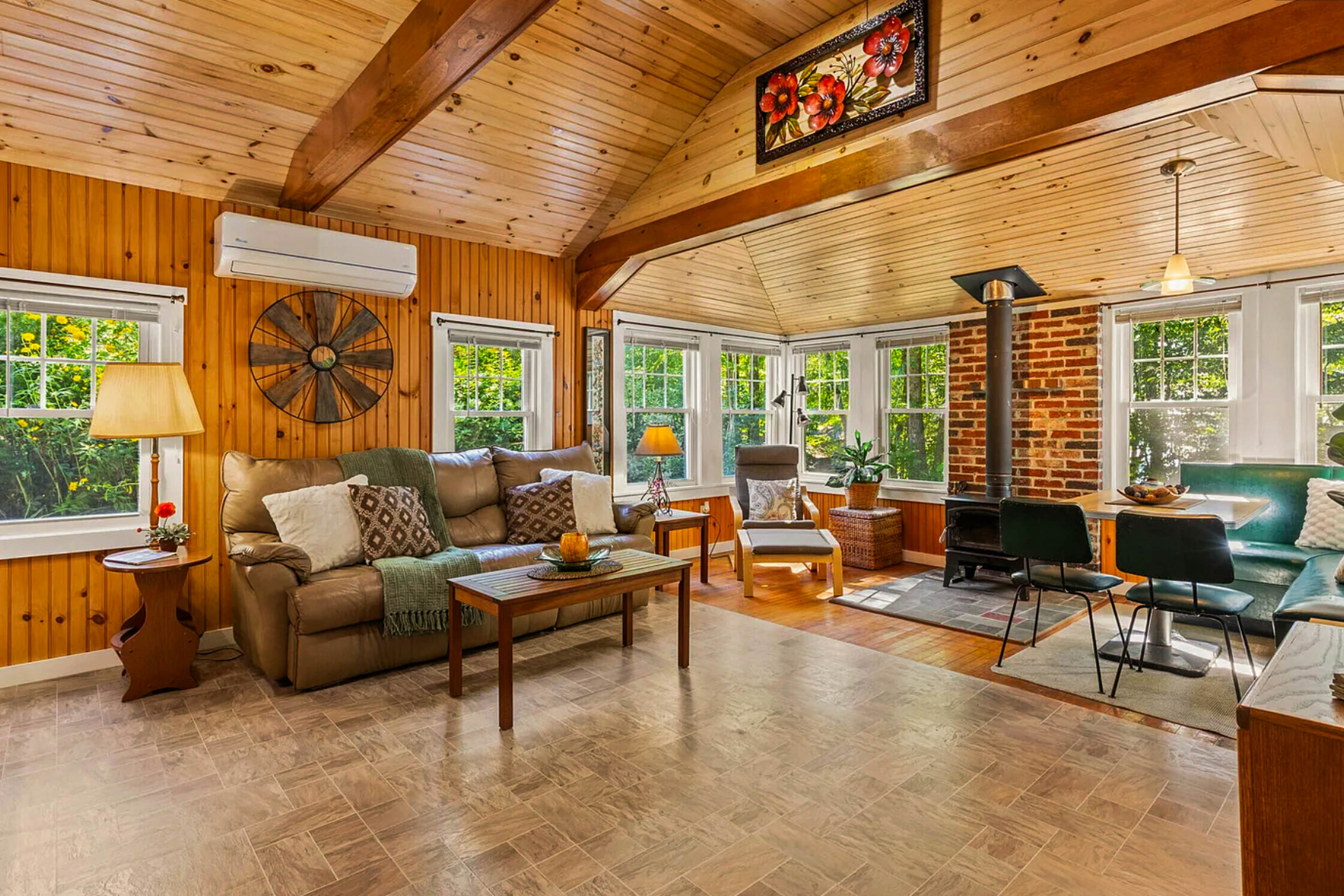 Sebago Shores Cottage