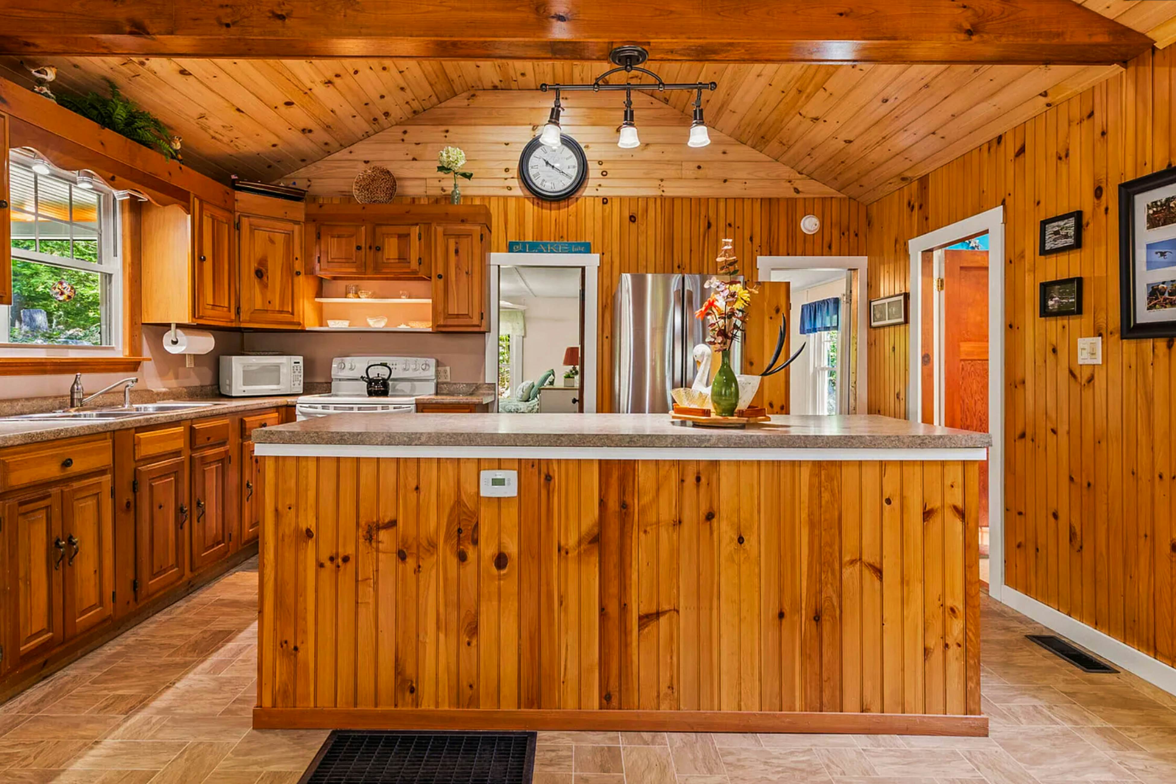 Sebago Shores Cottage