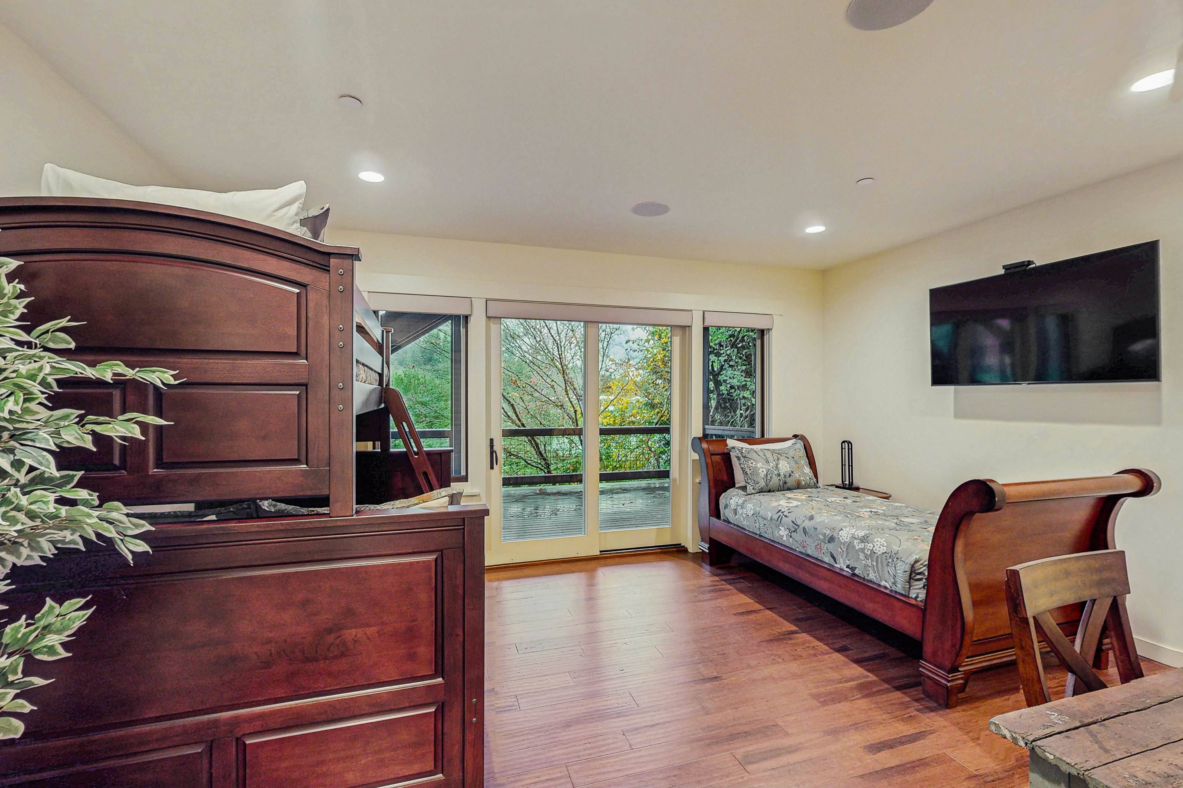 Hidden Cove Hideaway 