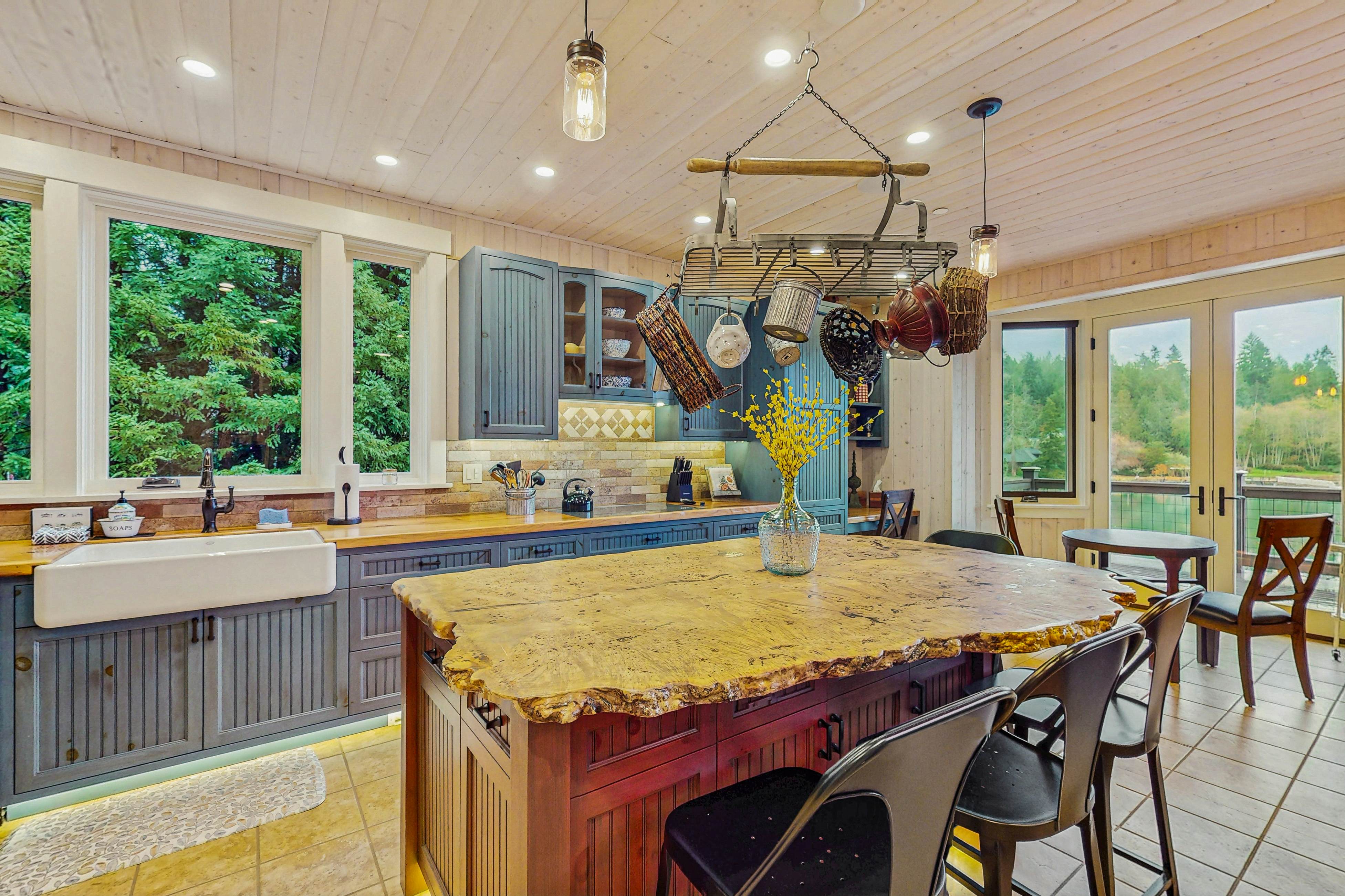 Hidden Cove Hideaway 