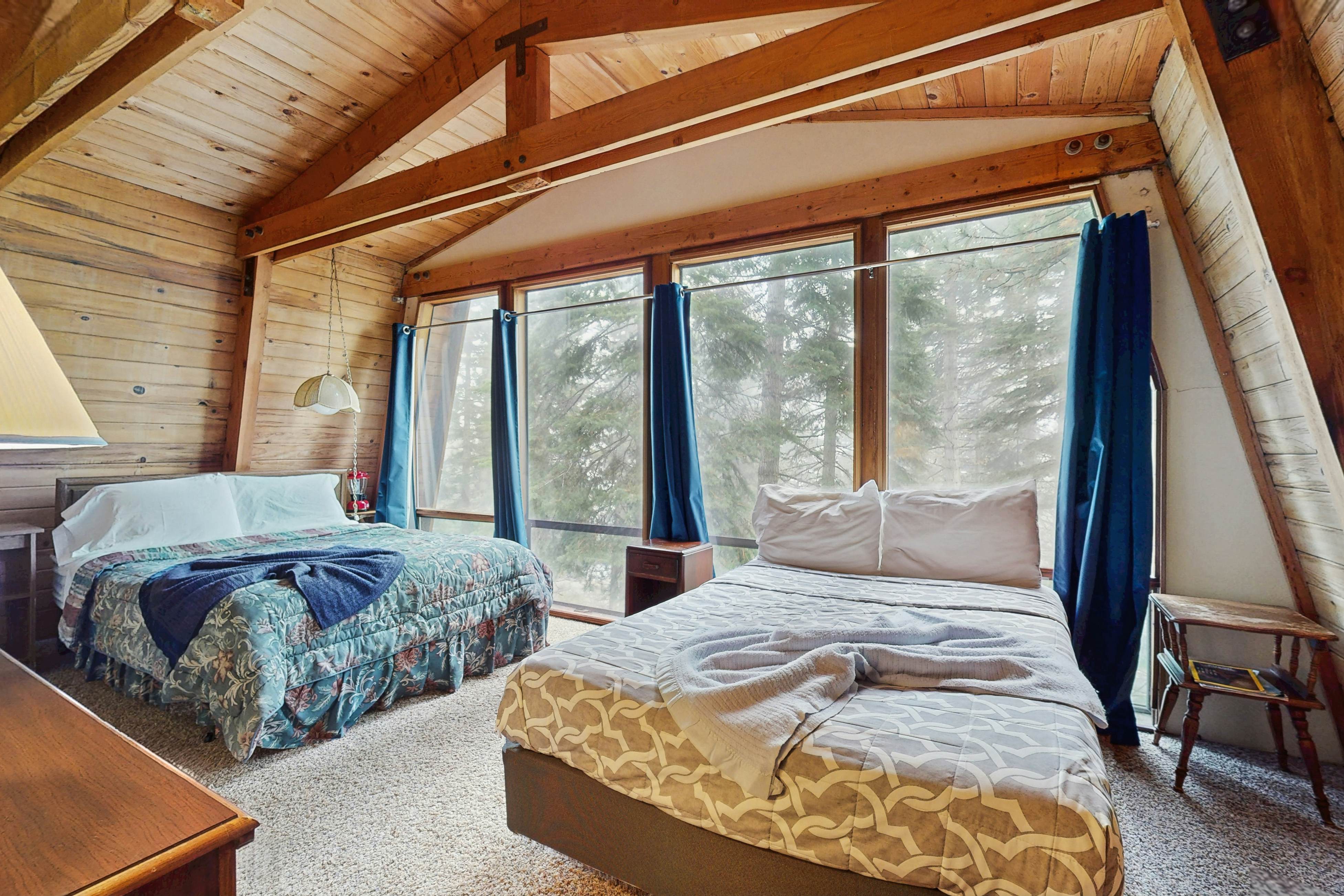 Retro Family Gathering Home in Tahoe Donner