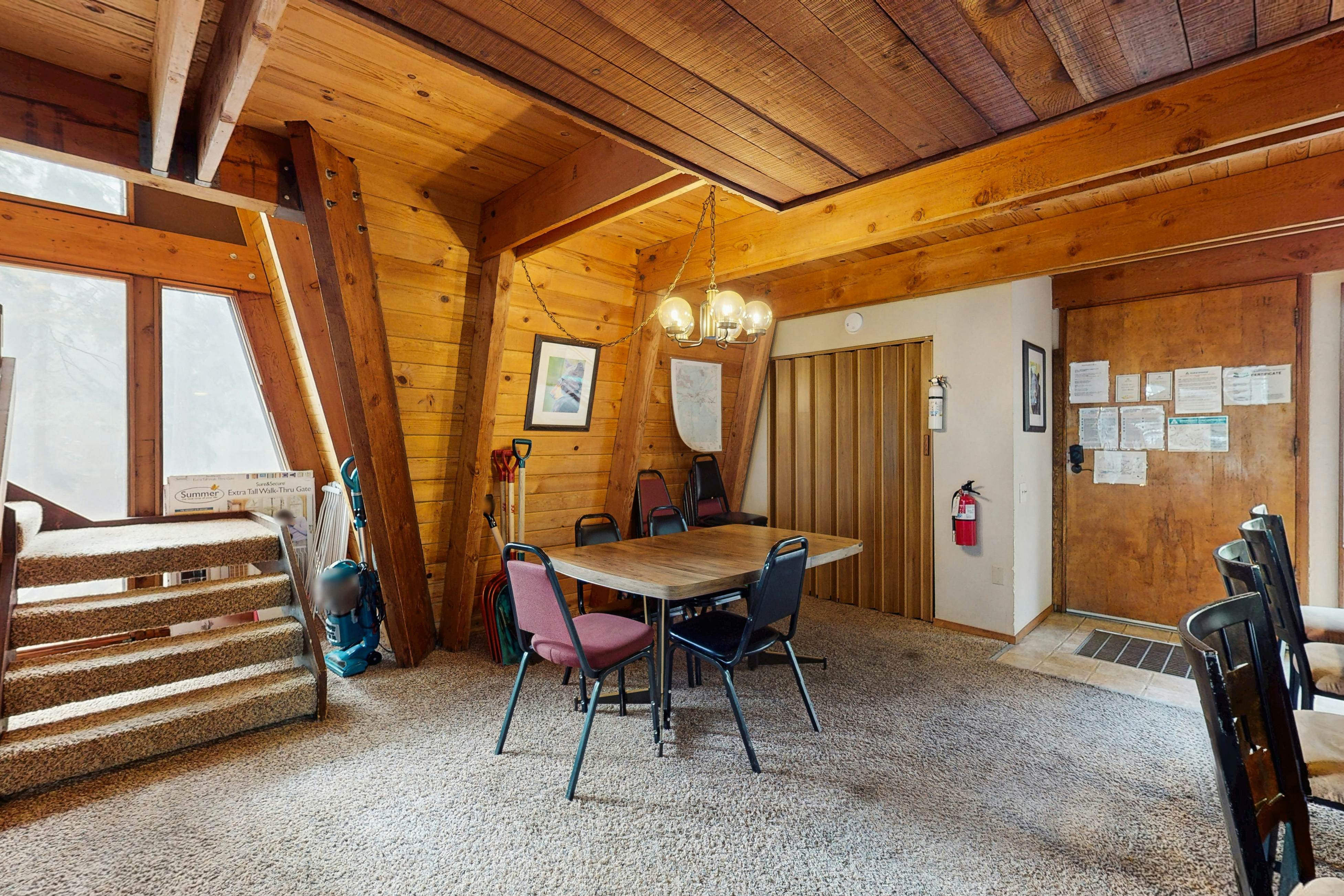 Retro Family Gathering Home in Tahoe Donner