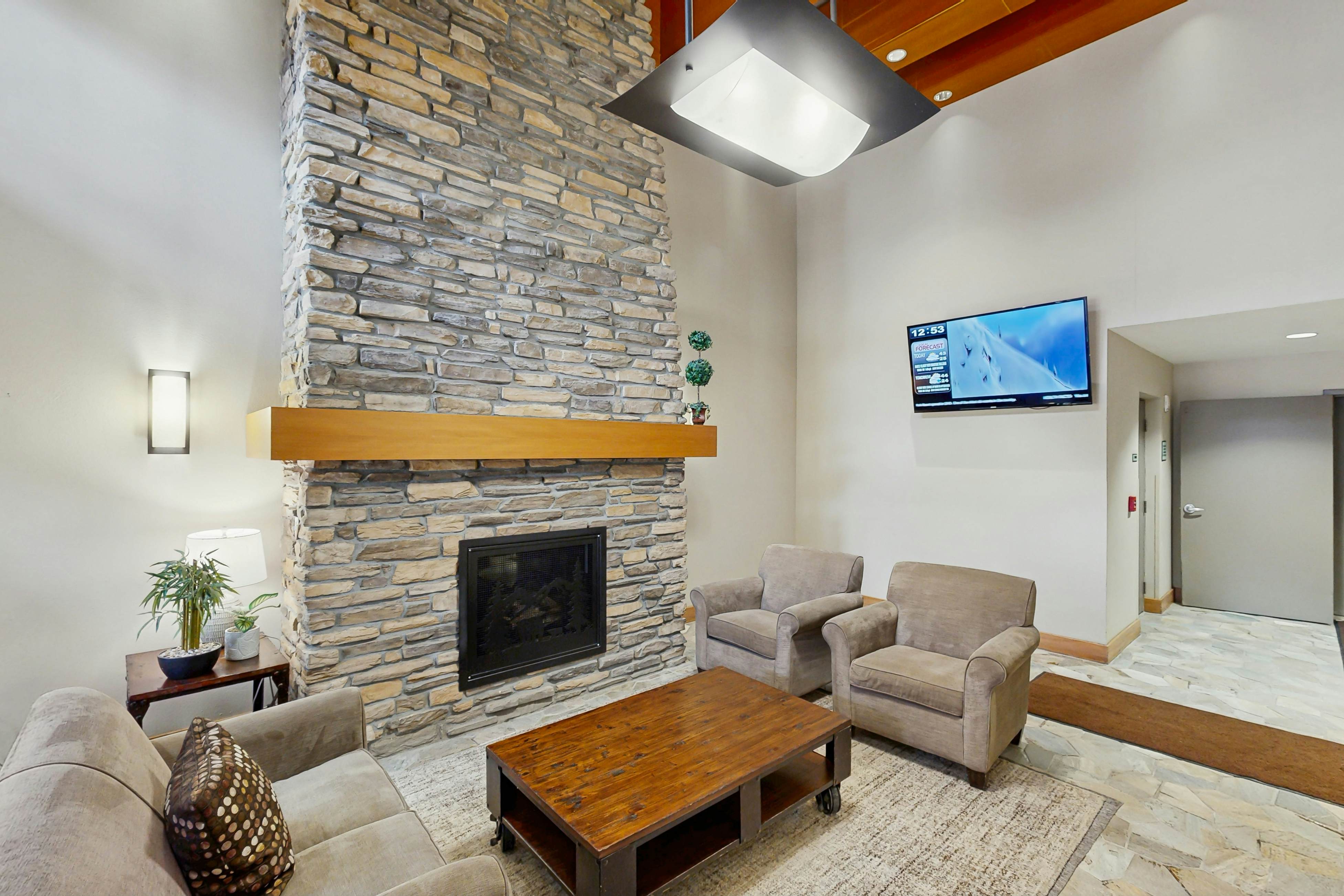 Founders Pointe 4445