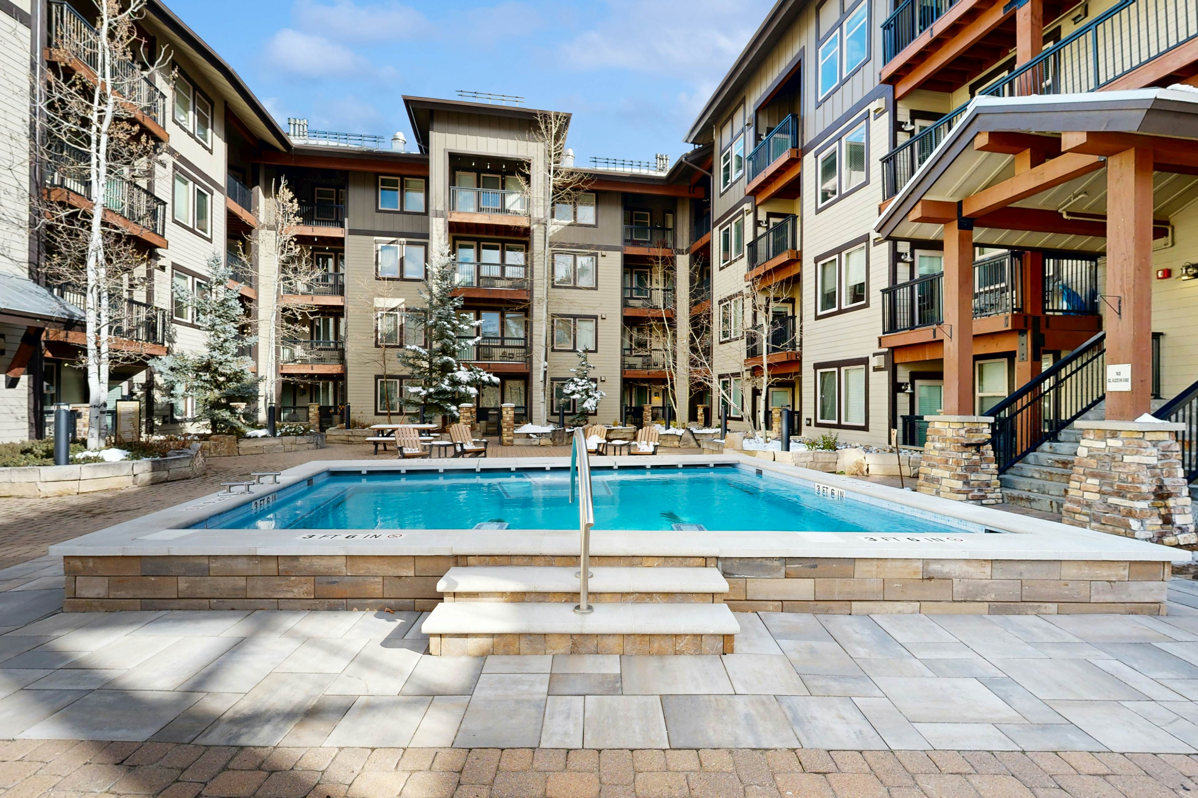 Founders Pointe 4445