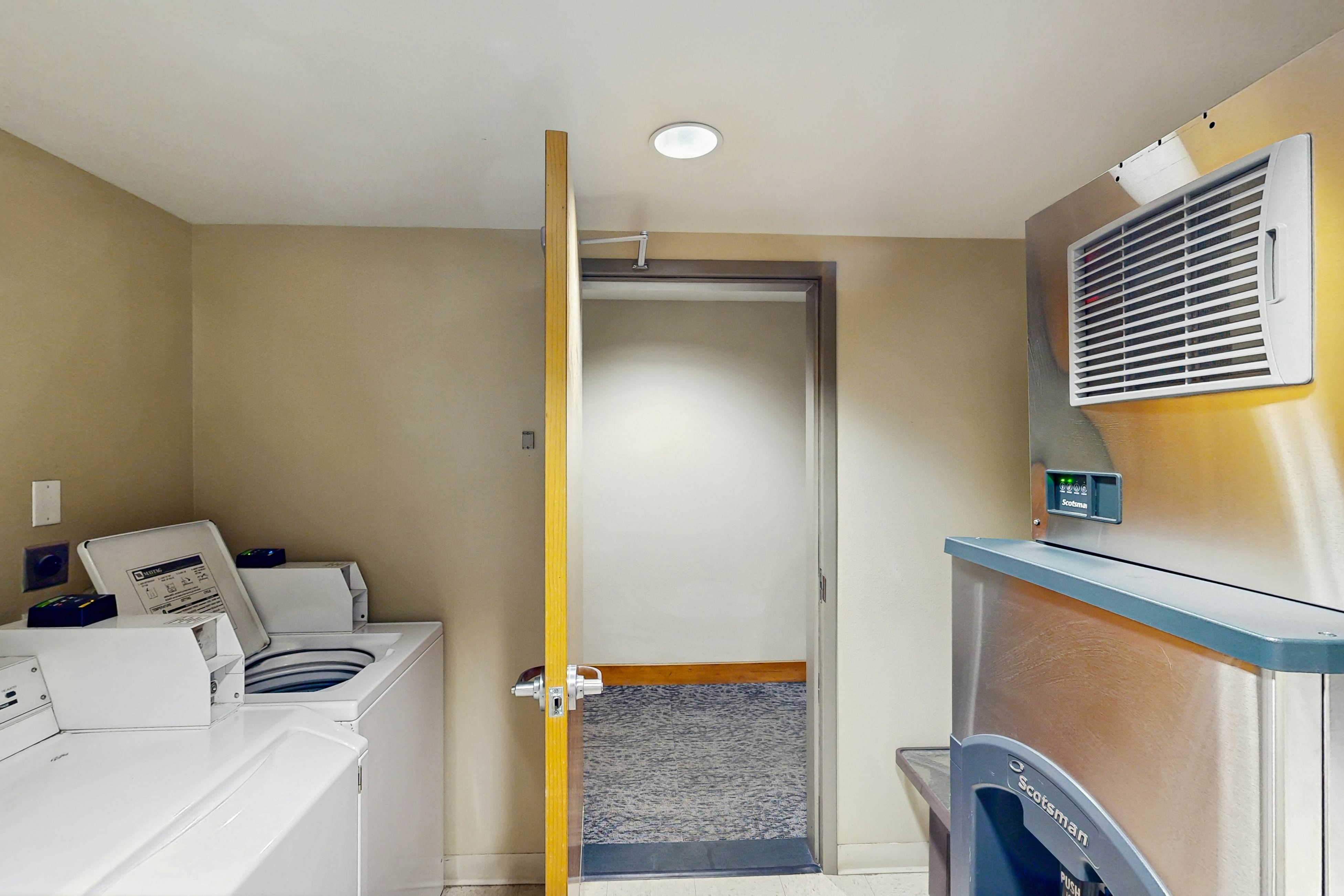 Founders Pointe 4445