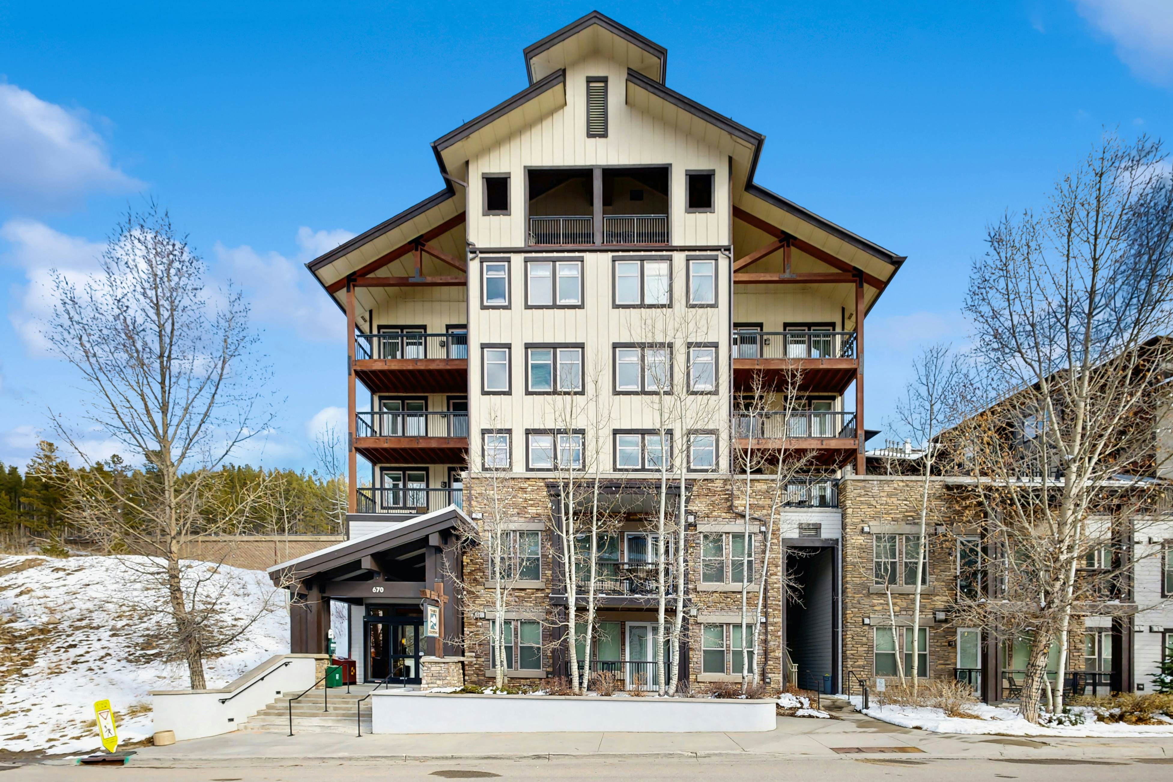 Founders Pointe 4445