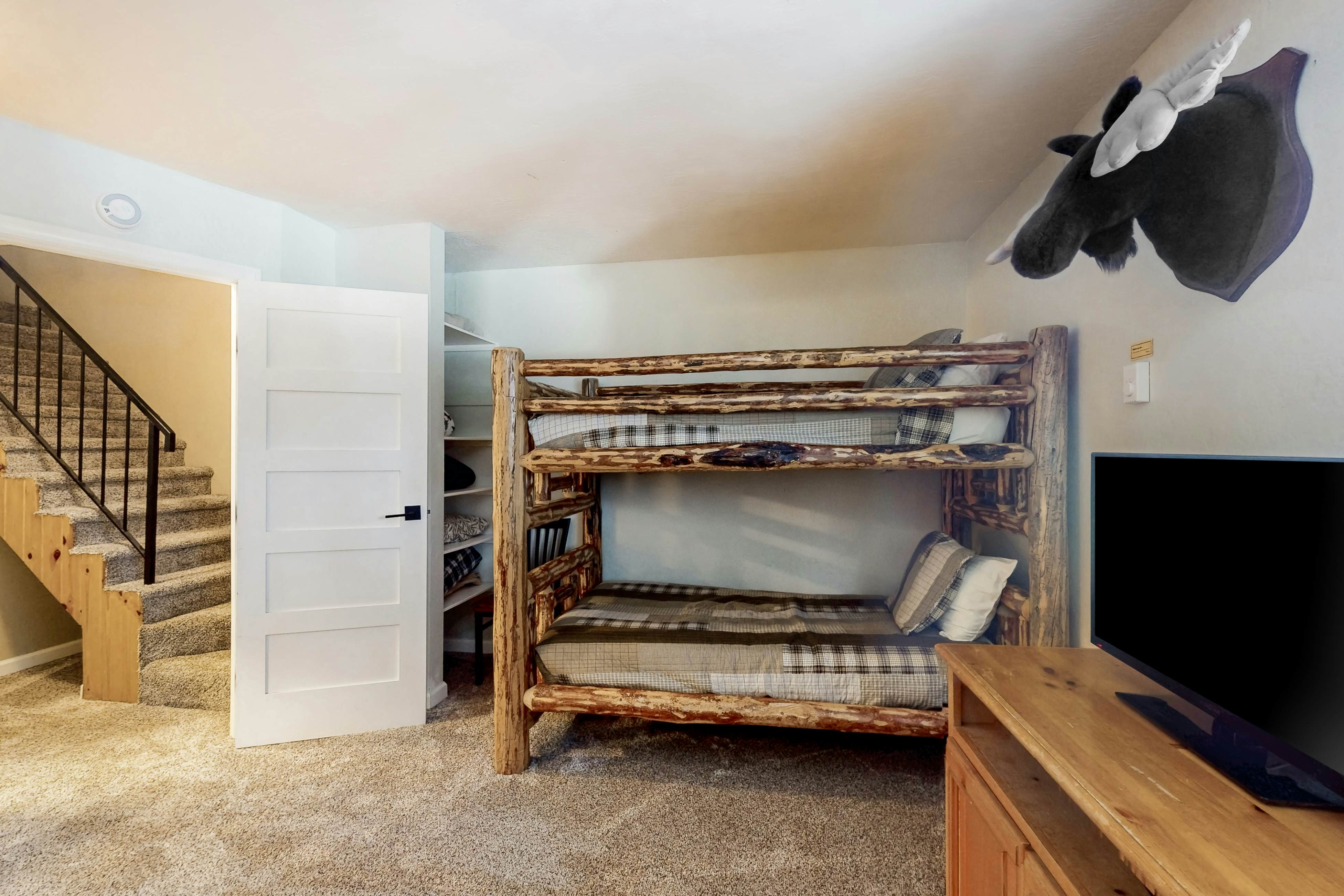 Mammoth View Villas 24