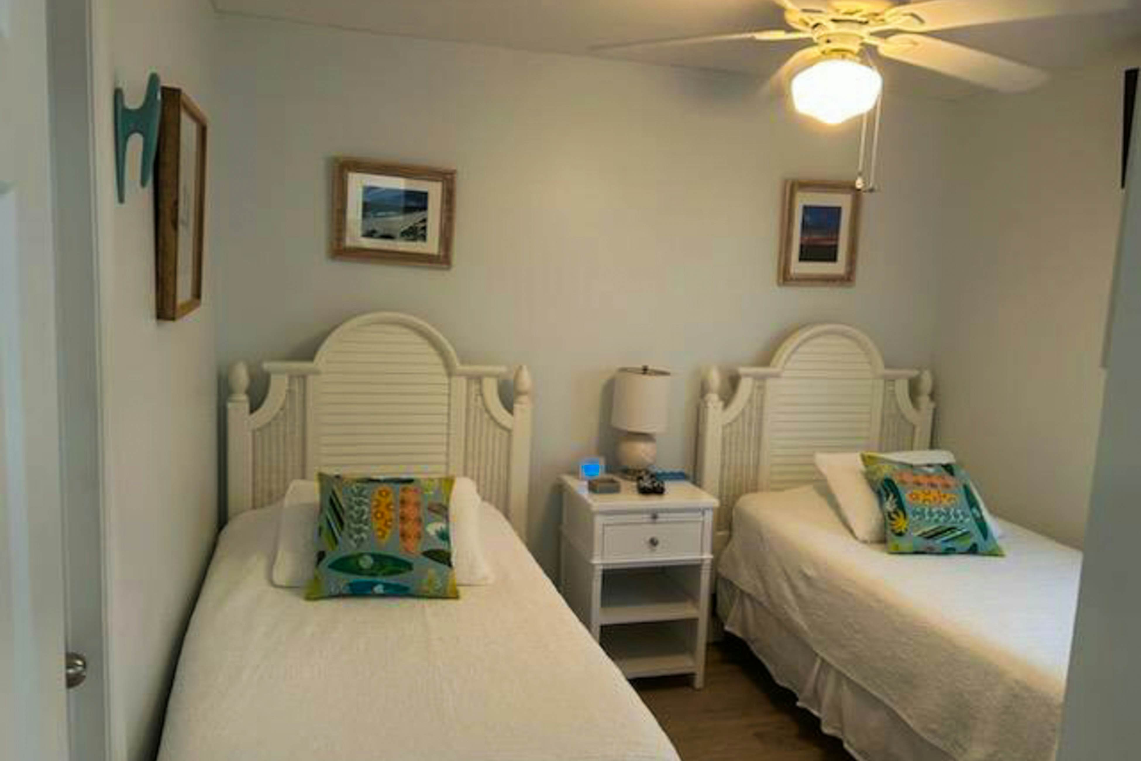 Pelican Beach Resort 1818