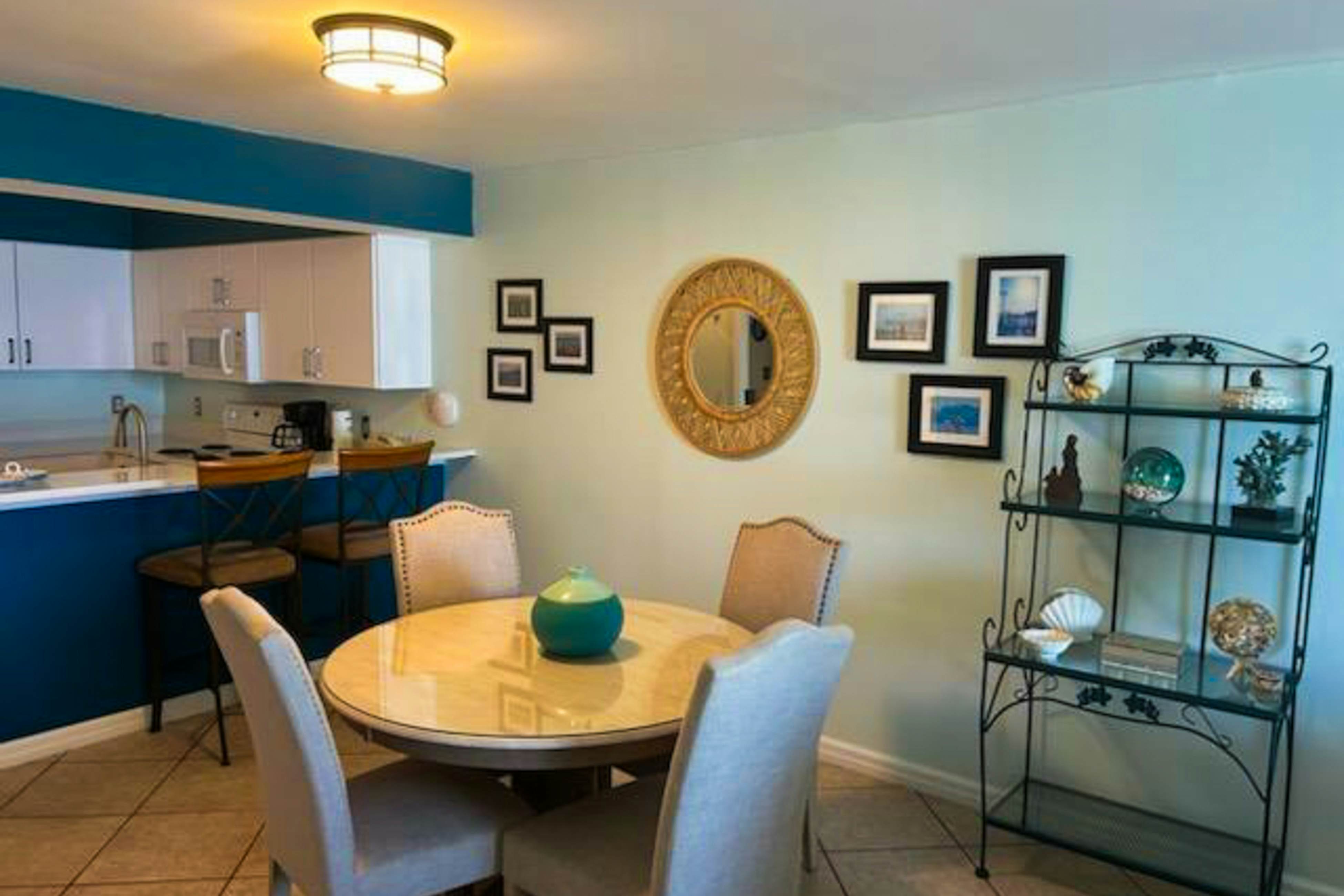 Pelican Beach Resort 1818