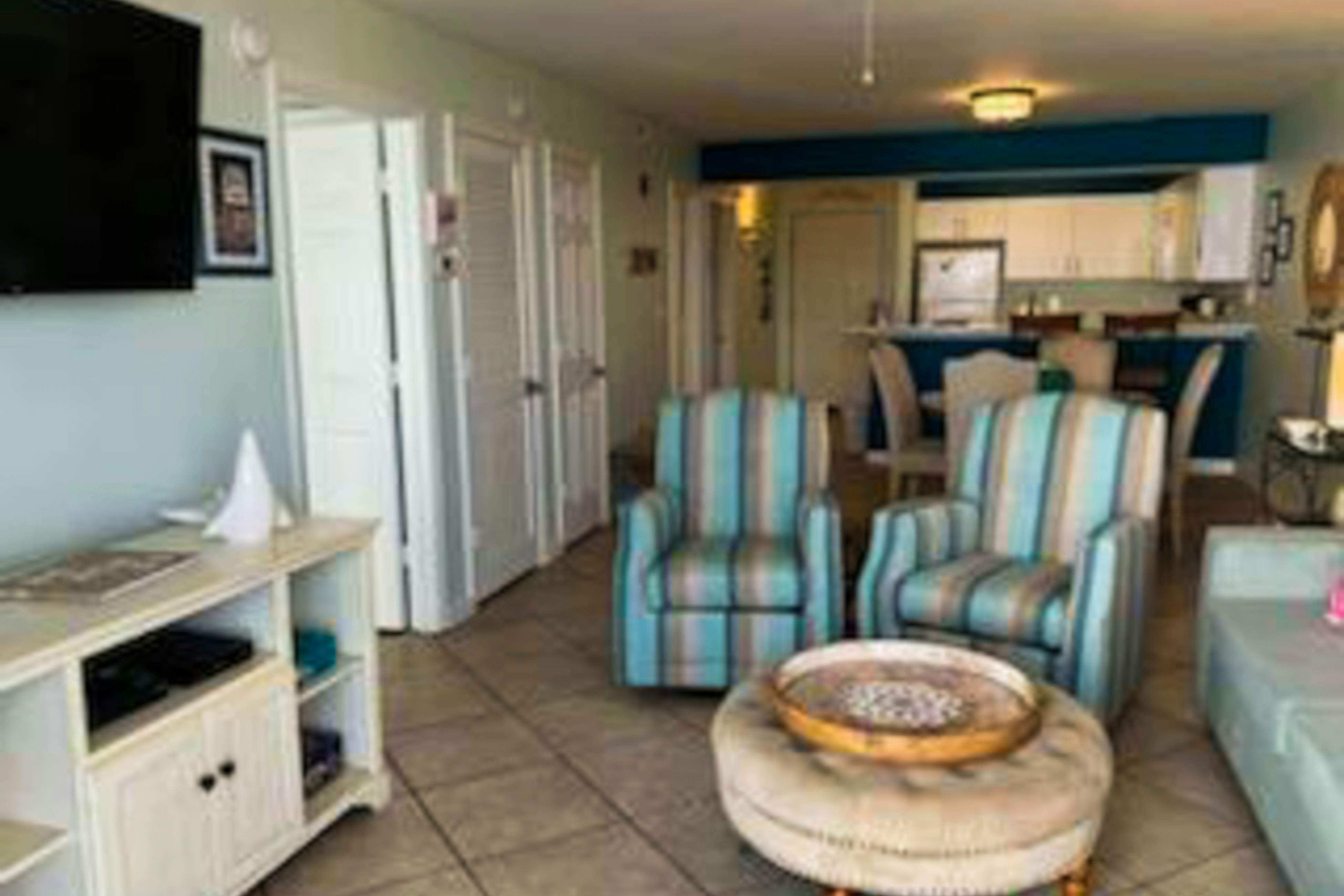 Pelican Beach Resort 1818