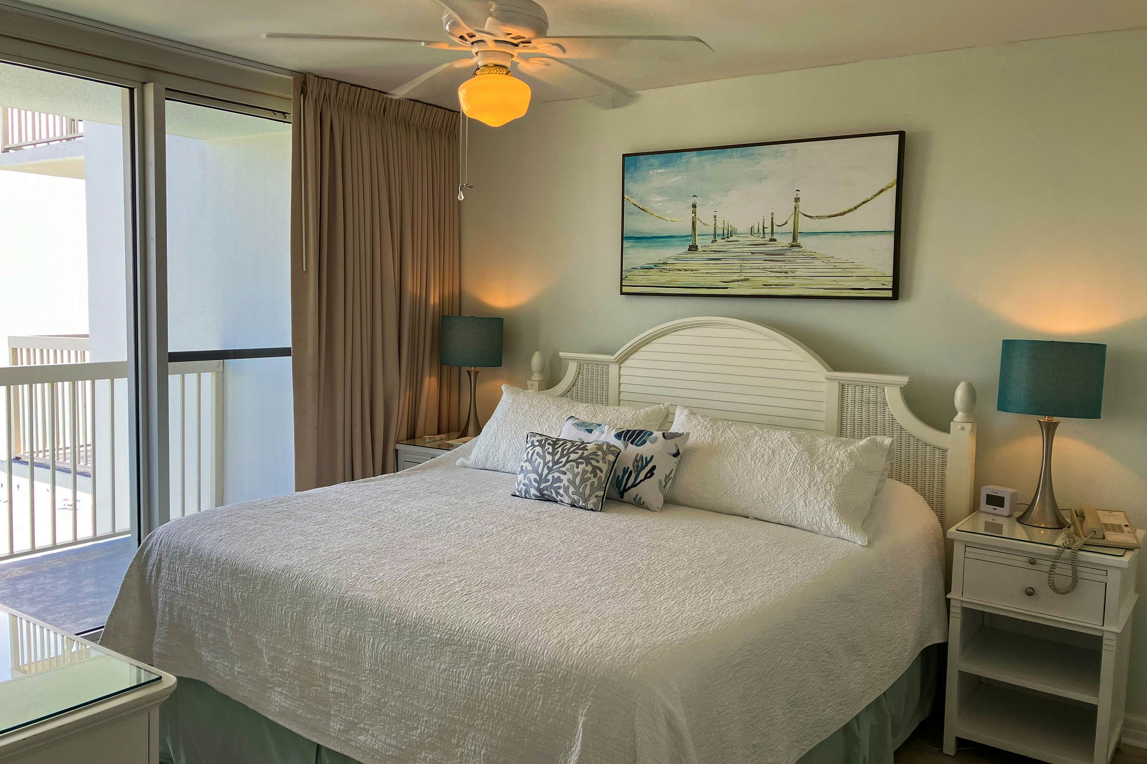 Pelican Beach Resort 1818