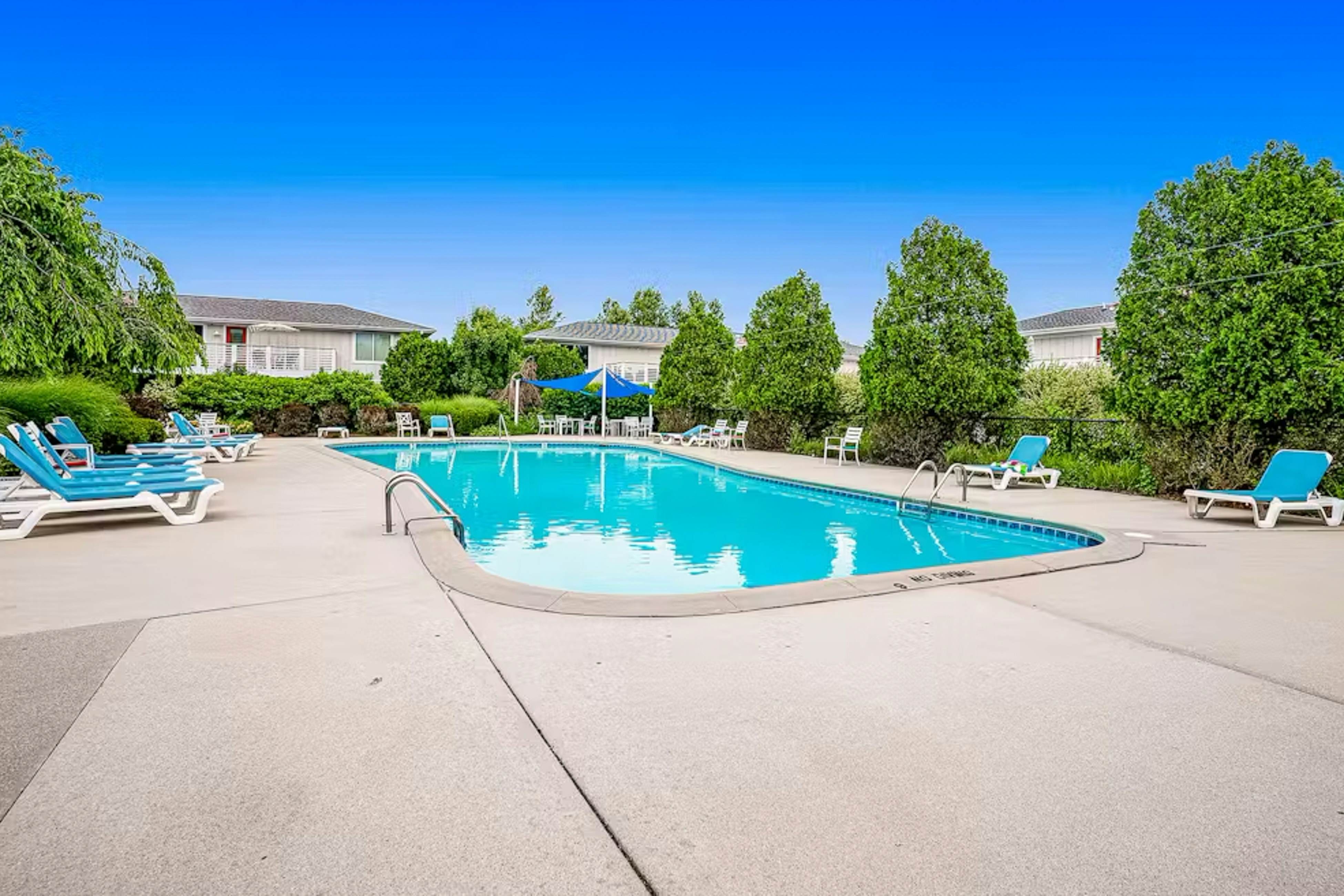 Northern Lights Condominiums - Blue Star Bliss