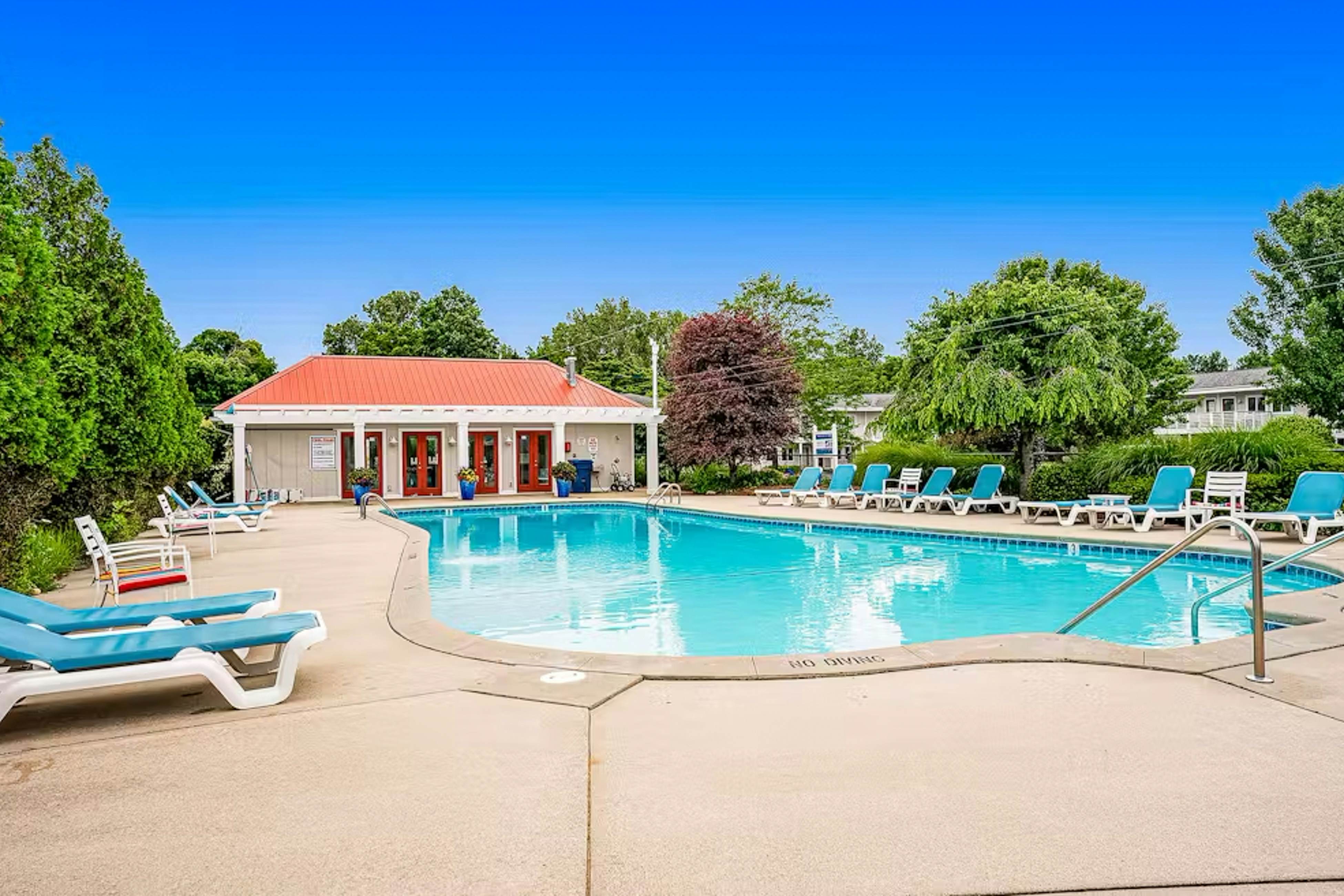 Northern Lights Condominiums - Blue Star Bliss