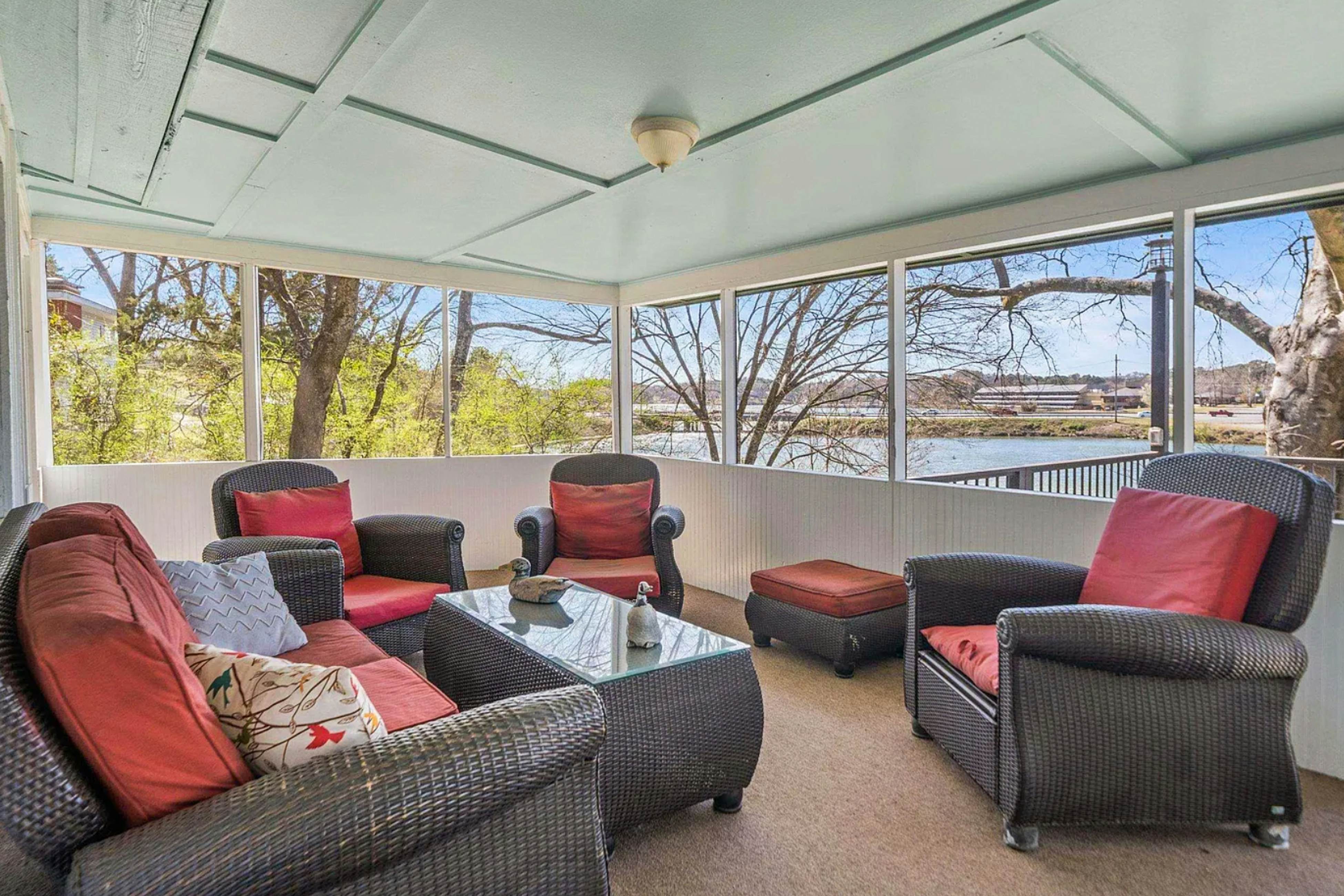 Sunset Shore Cottage