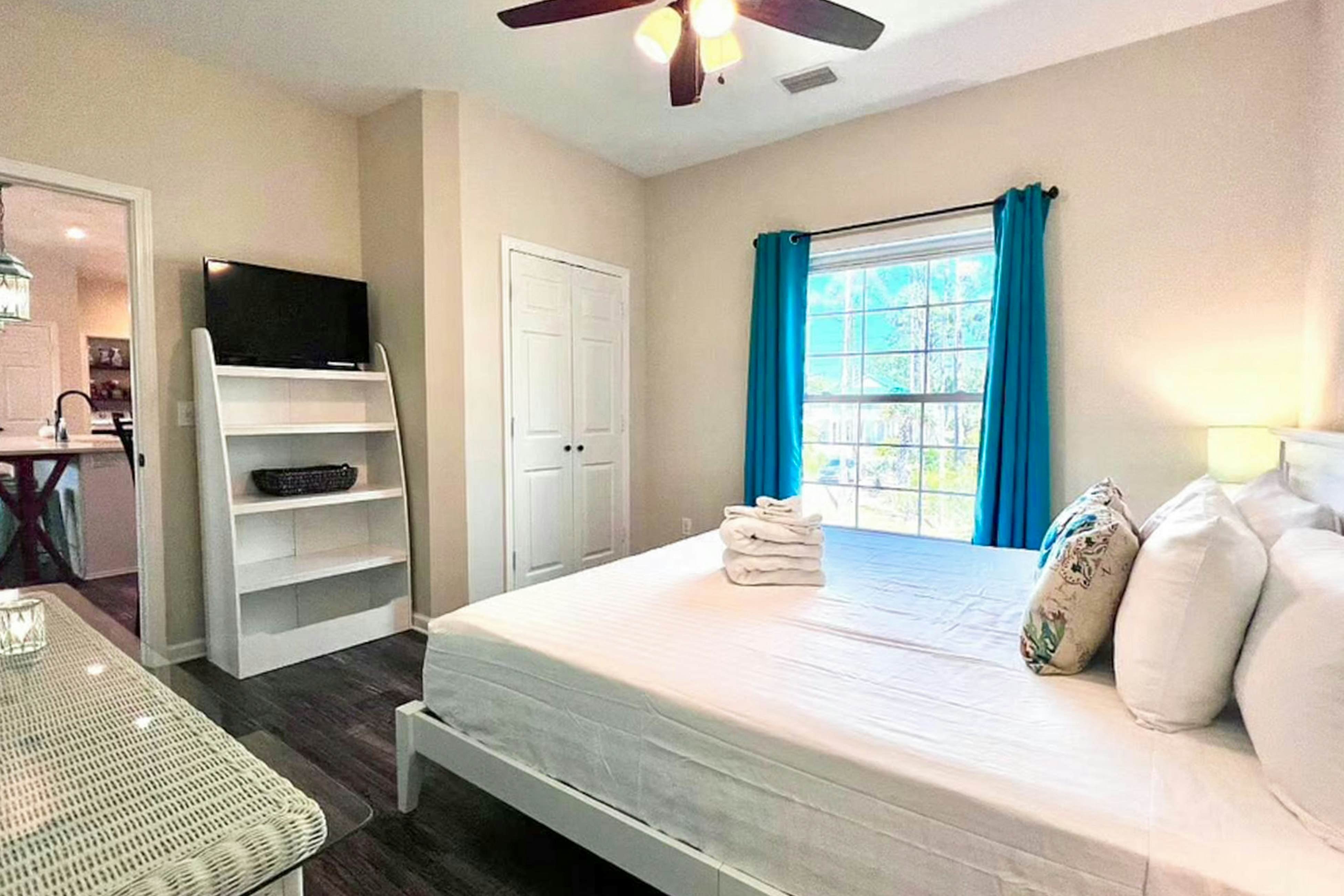 Bayfront Sunset Oasis