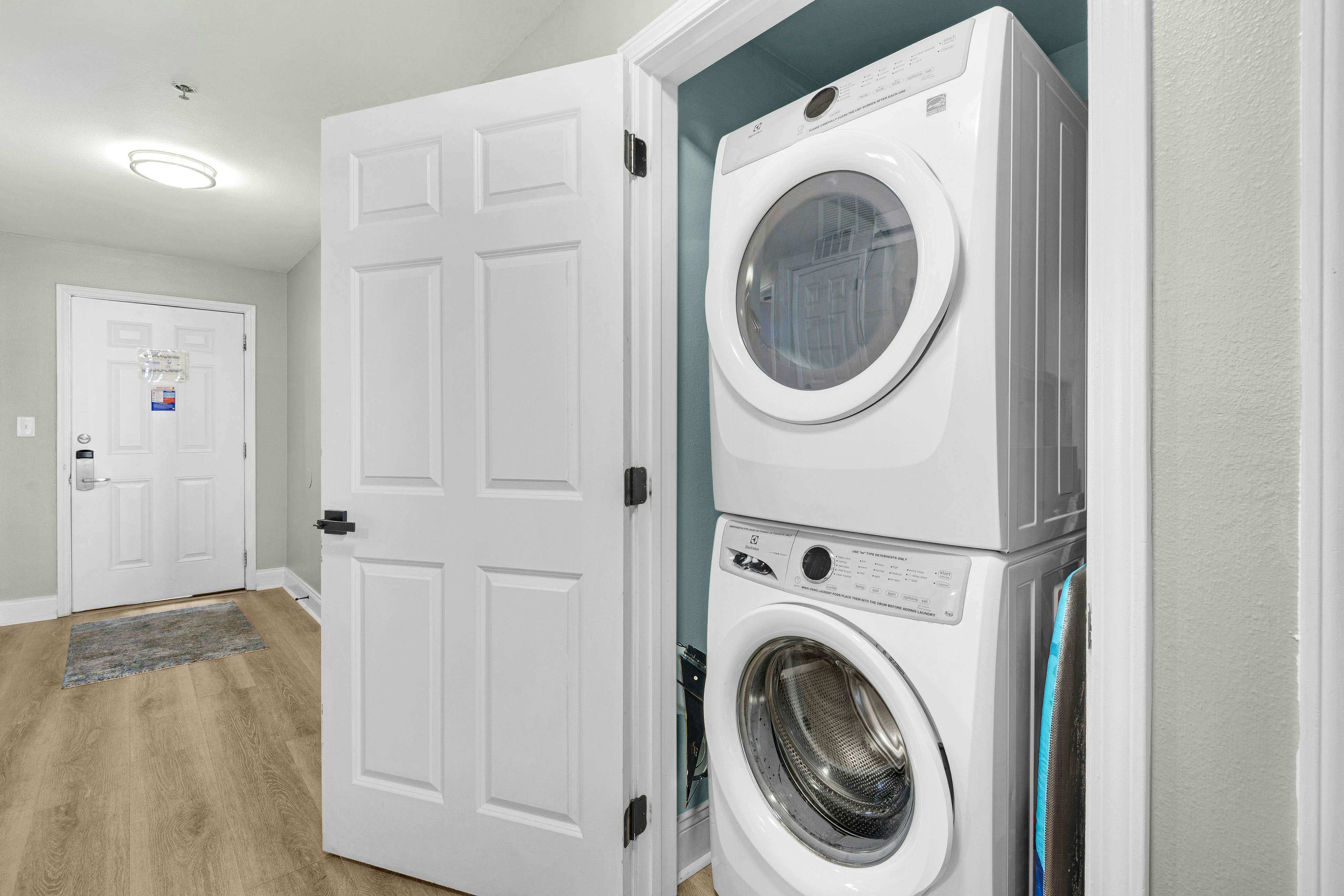 Chasing Waves at Laketown Wharf 1820