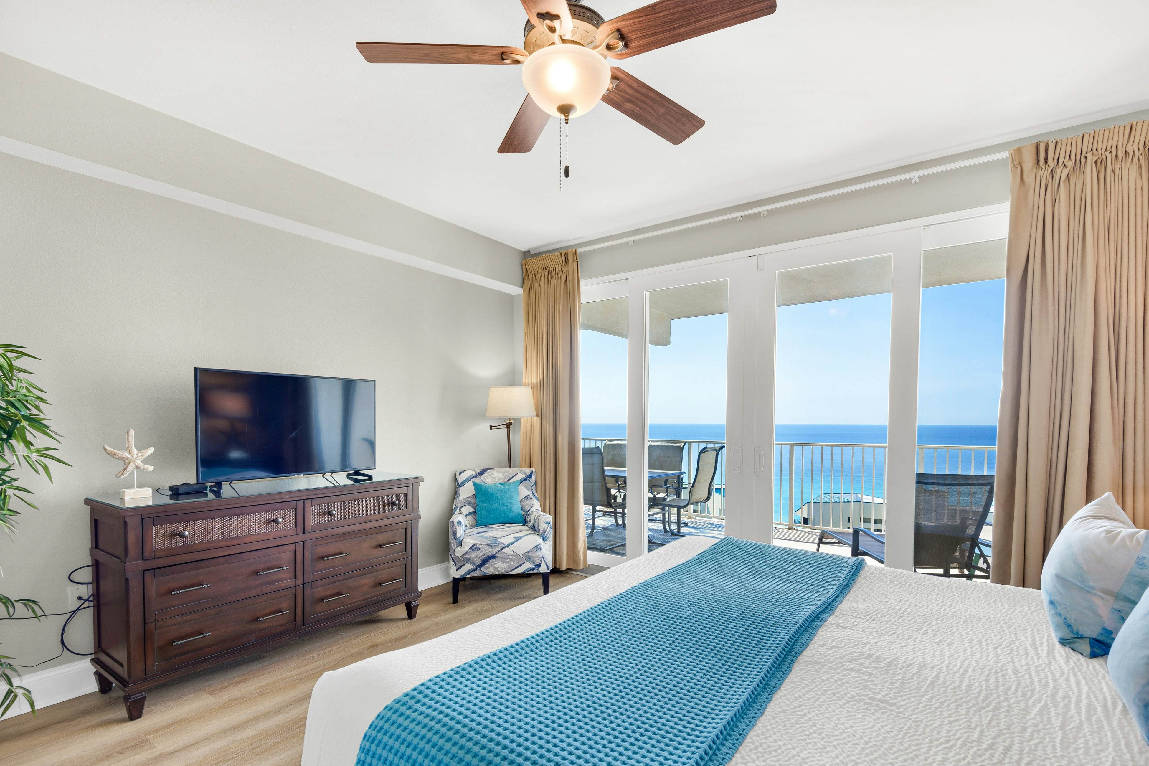 Chasing Waves at Laketown Wharf 1820