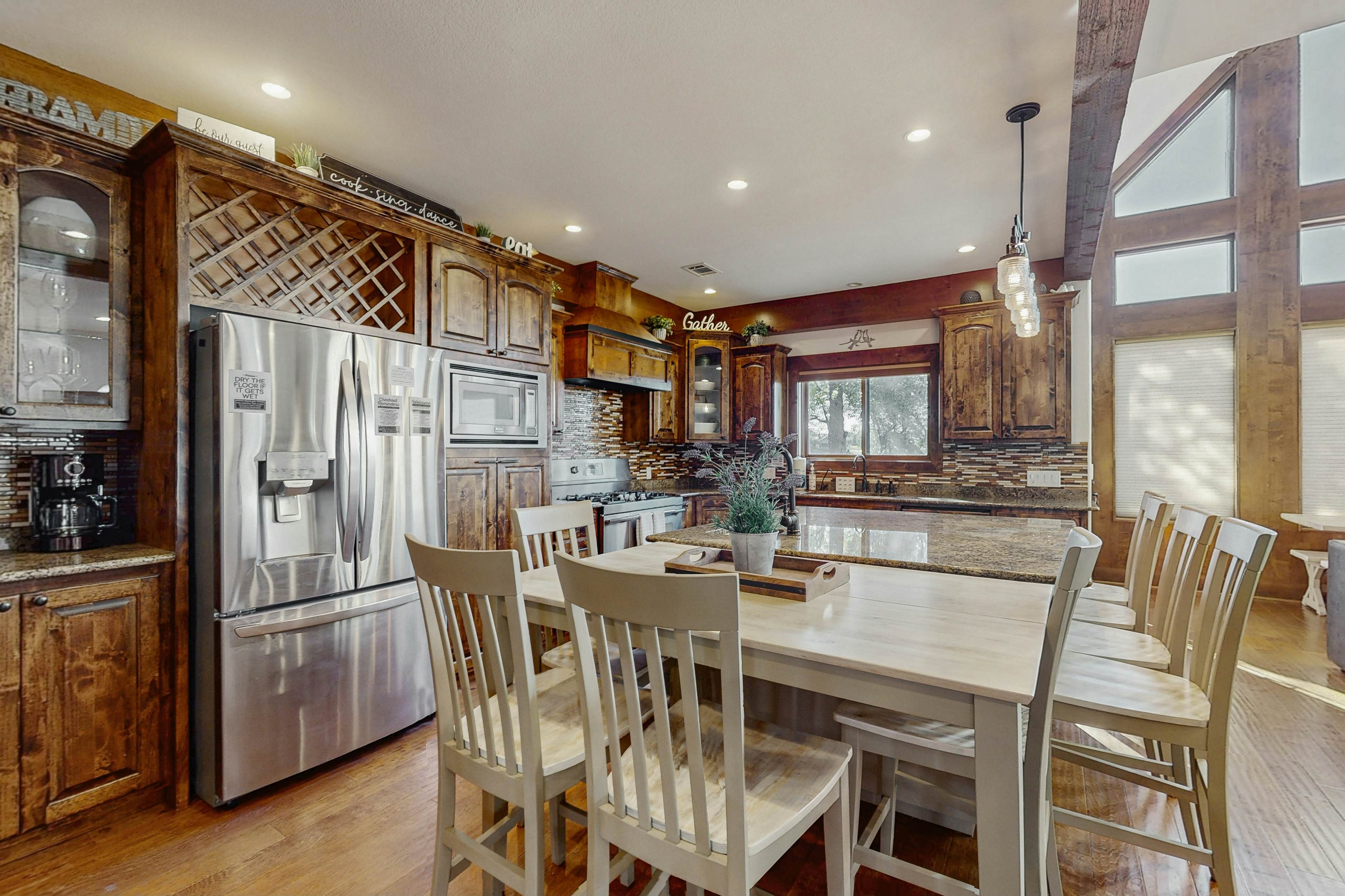 Spicewood Sunset Lake Villa 