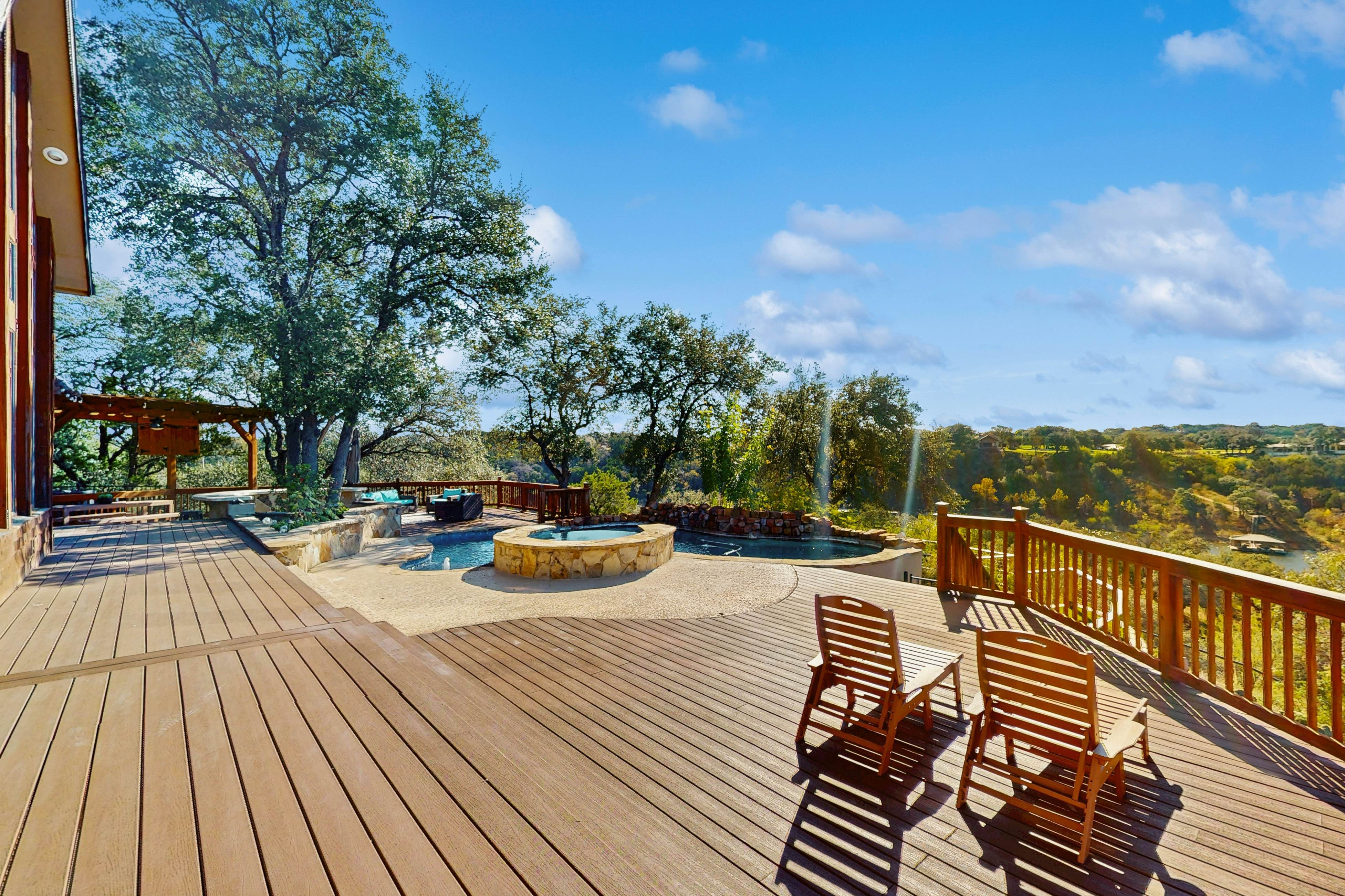 Spicewood Sunset Lake Villa 