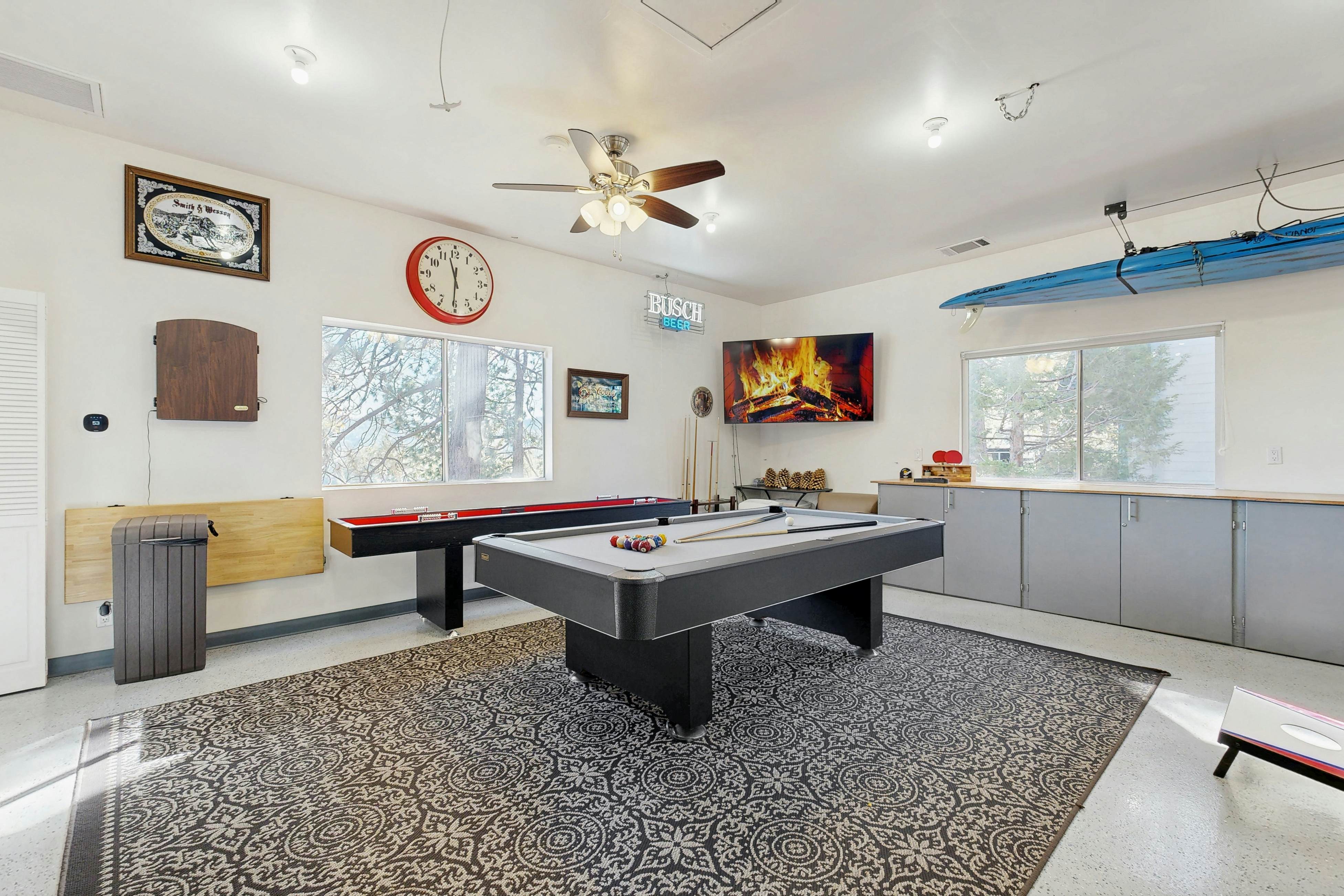 Surreal Feel Lakeview #B (Upstairs)