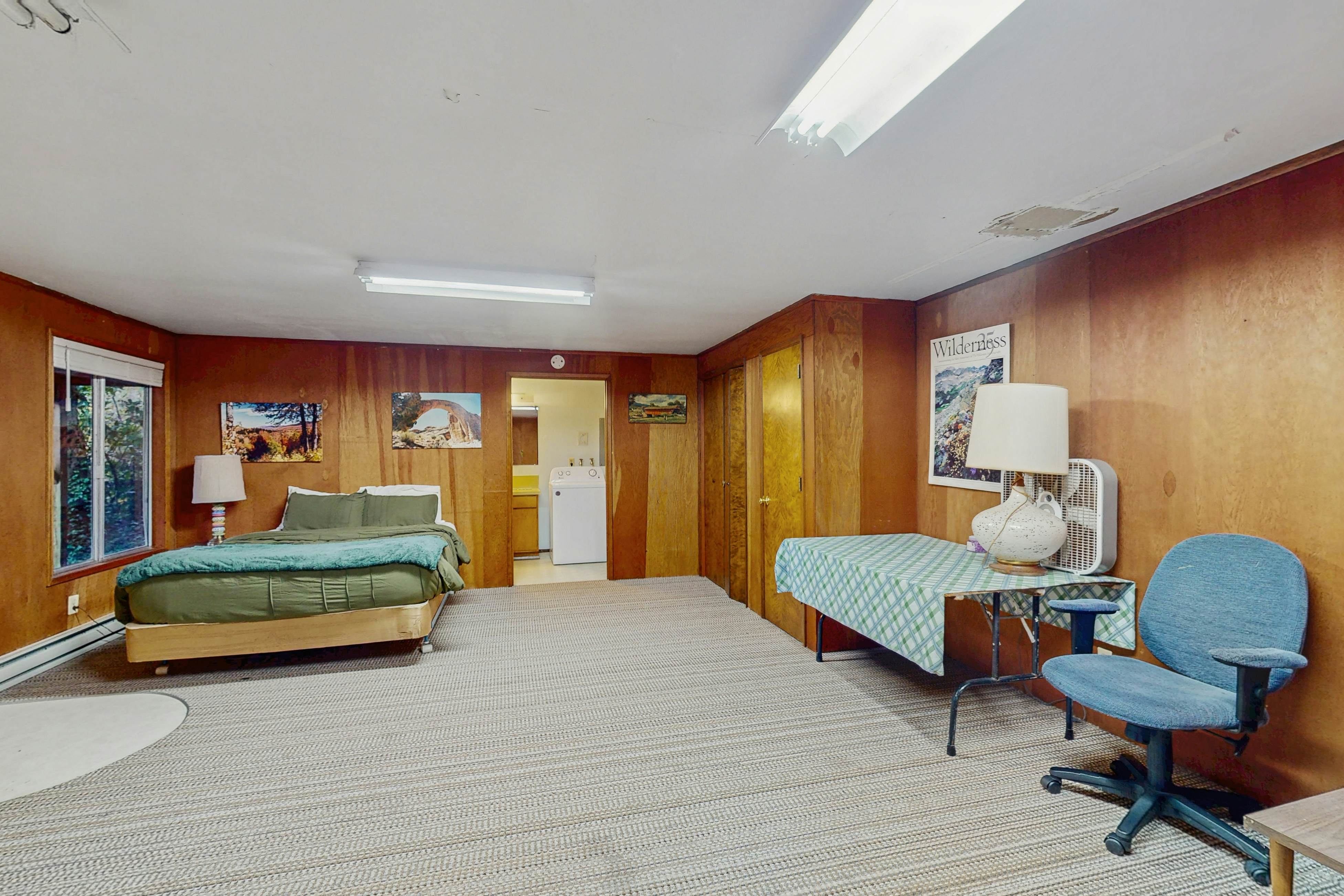 Rustic Retreat on Mercer Lake