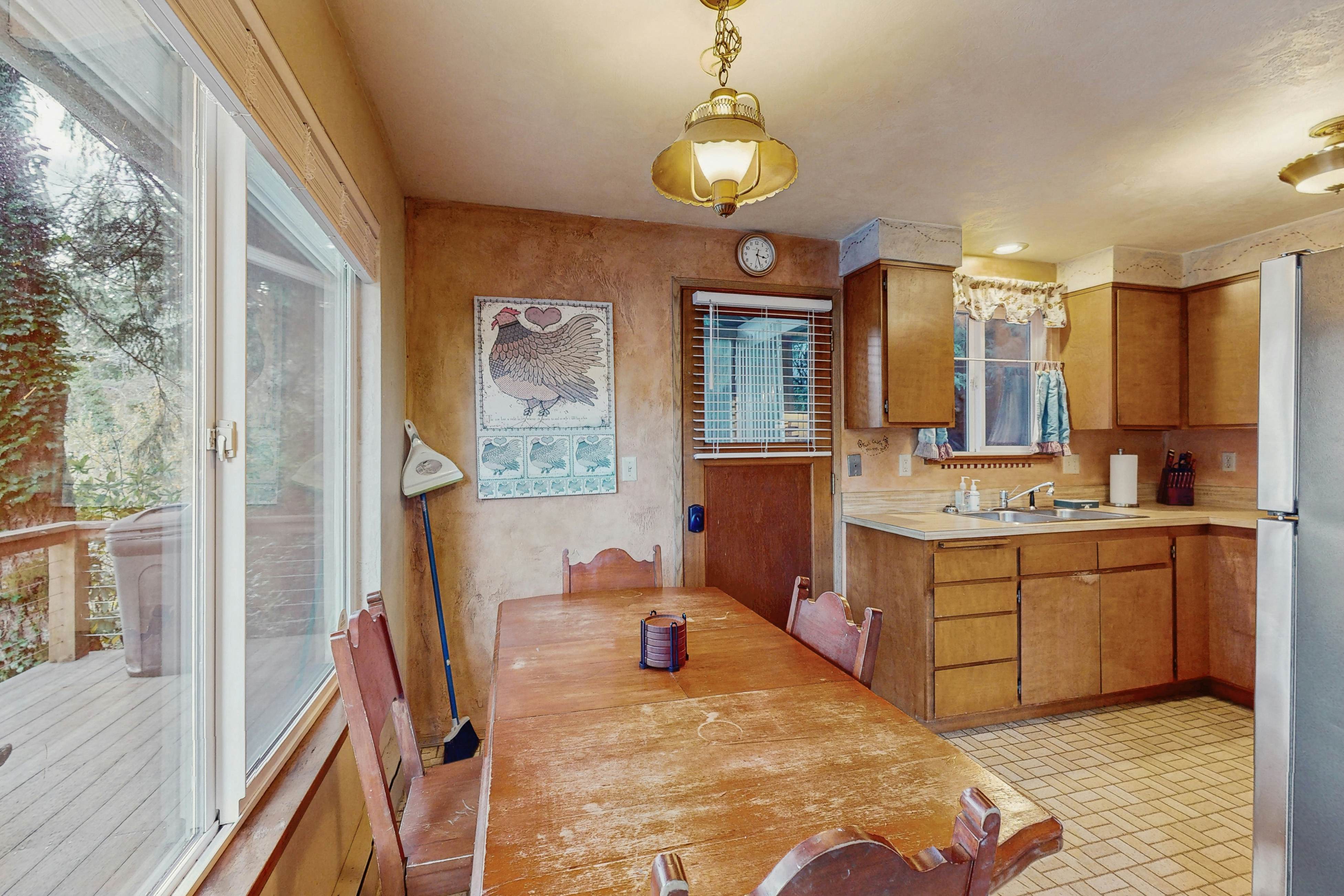 Rustic Retreat on Mercer Lake