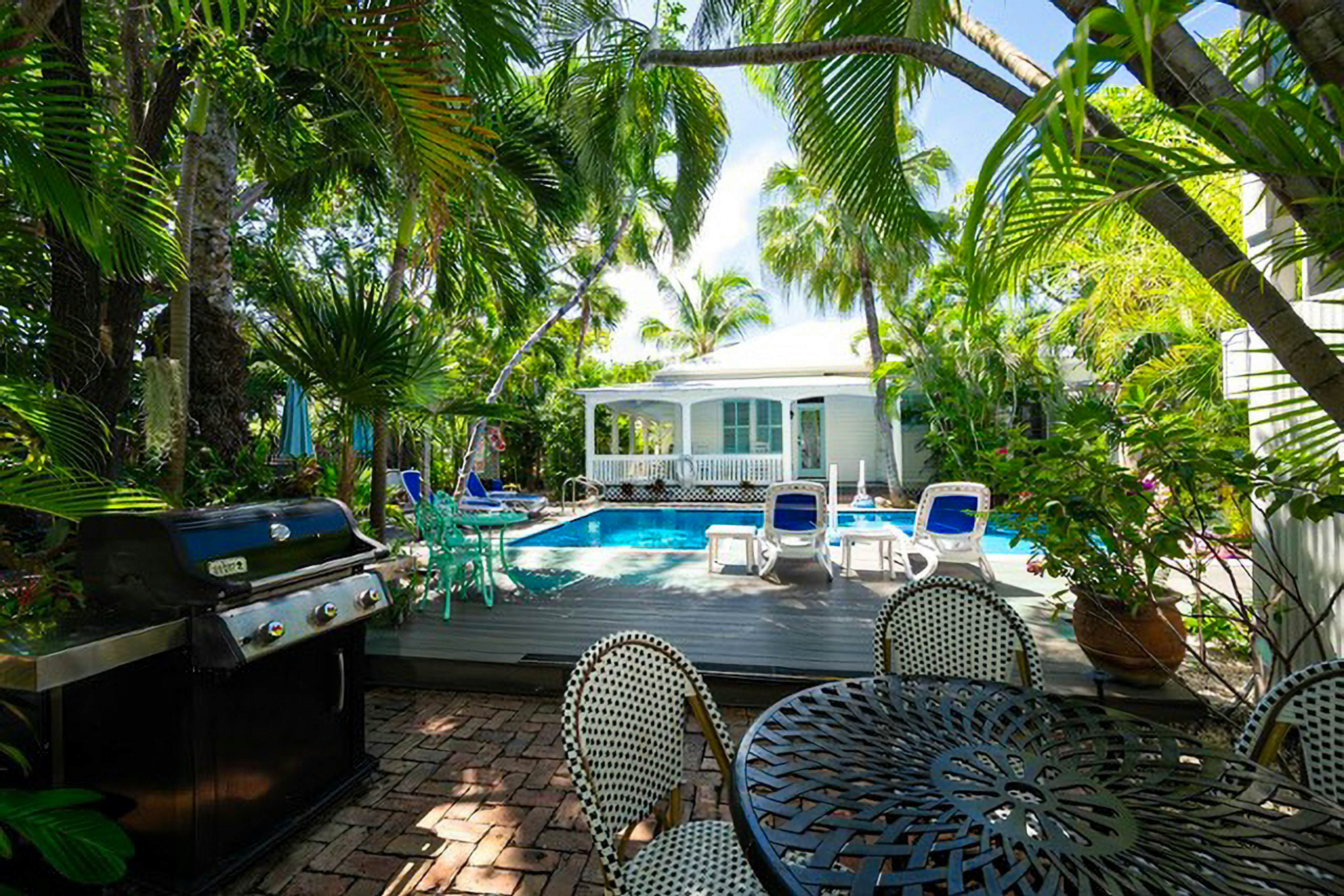 Papa's Hideaway  - Garden of Eden