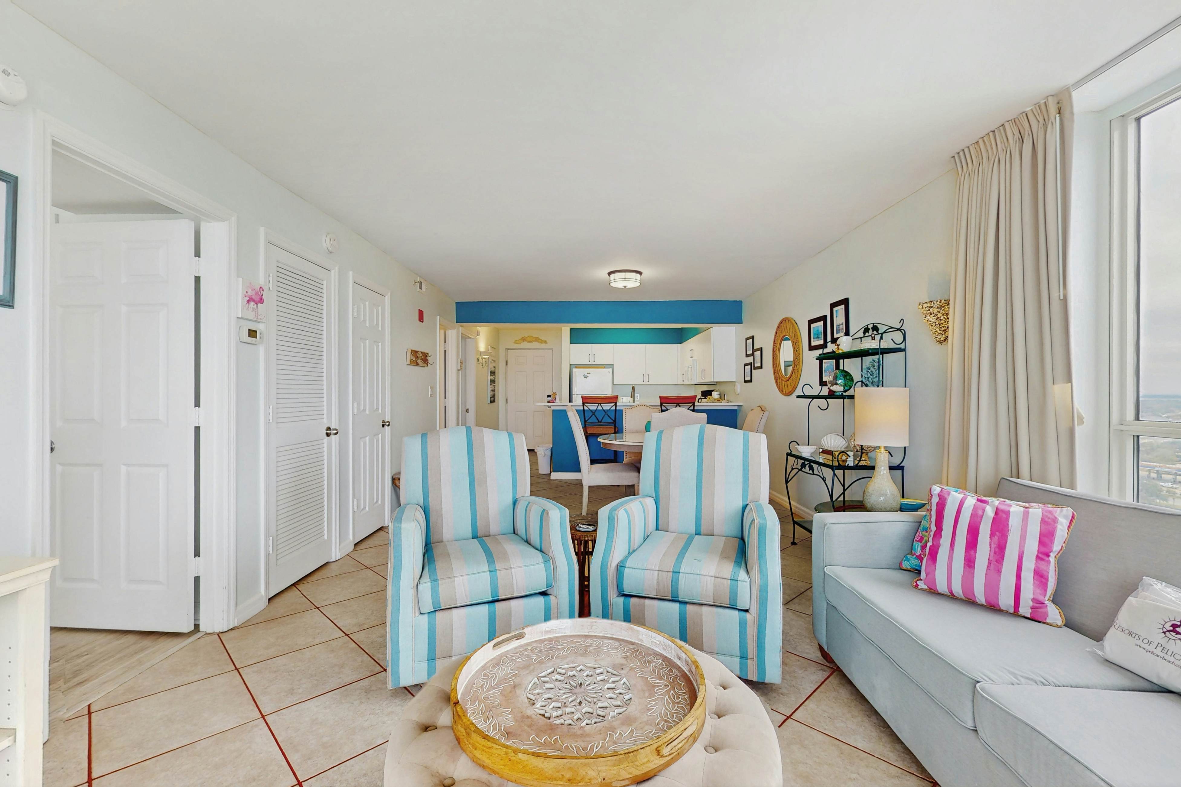 Pelican Beach Resort 1818